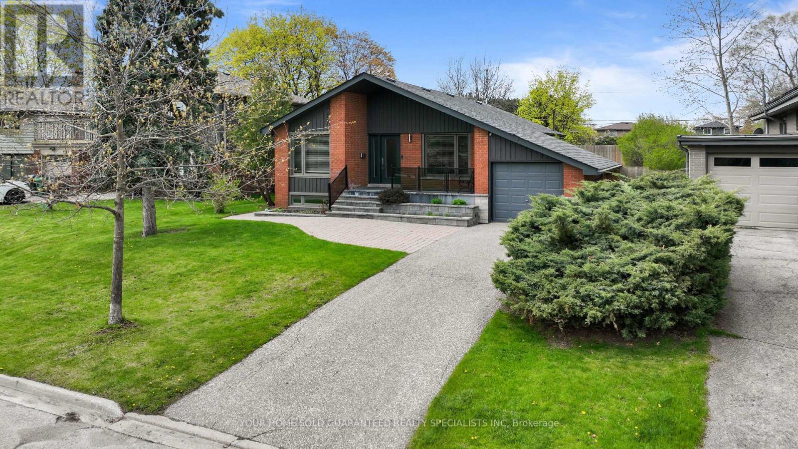 Detached at 947 SIERRA BOULEVARD, Mississauga (Applewood)