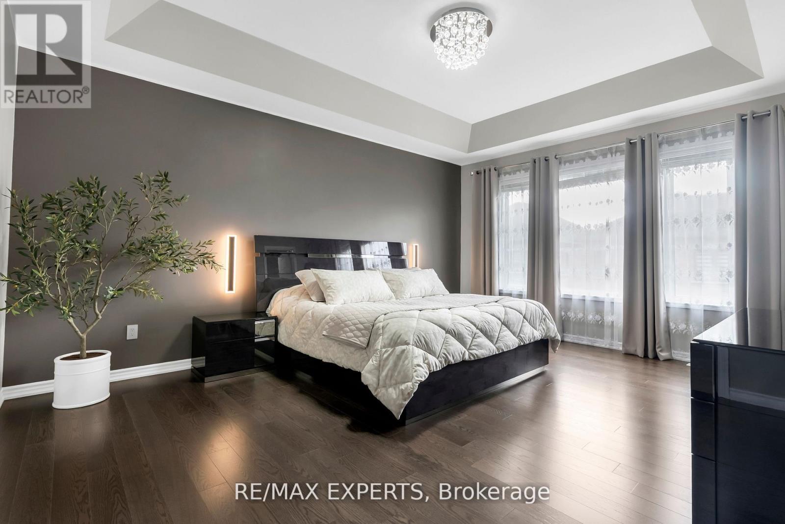 Detached at 857 MAGNOLIA TERRACE, Milton