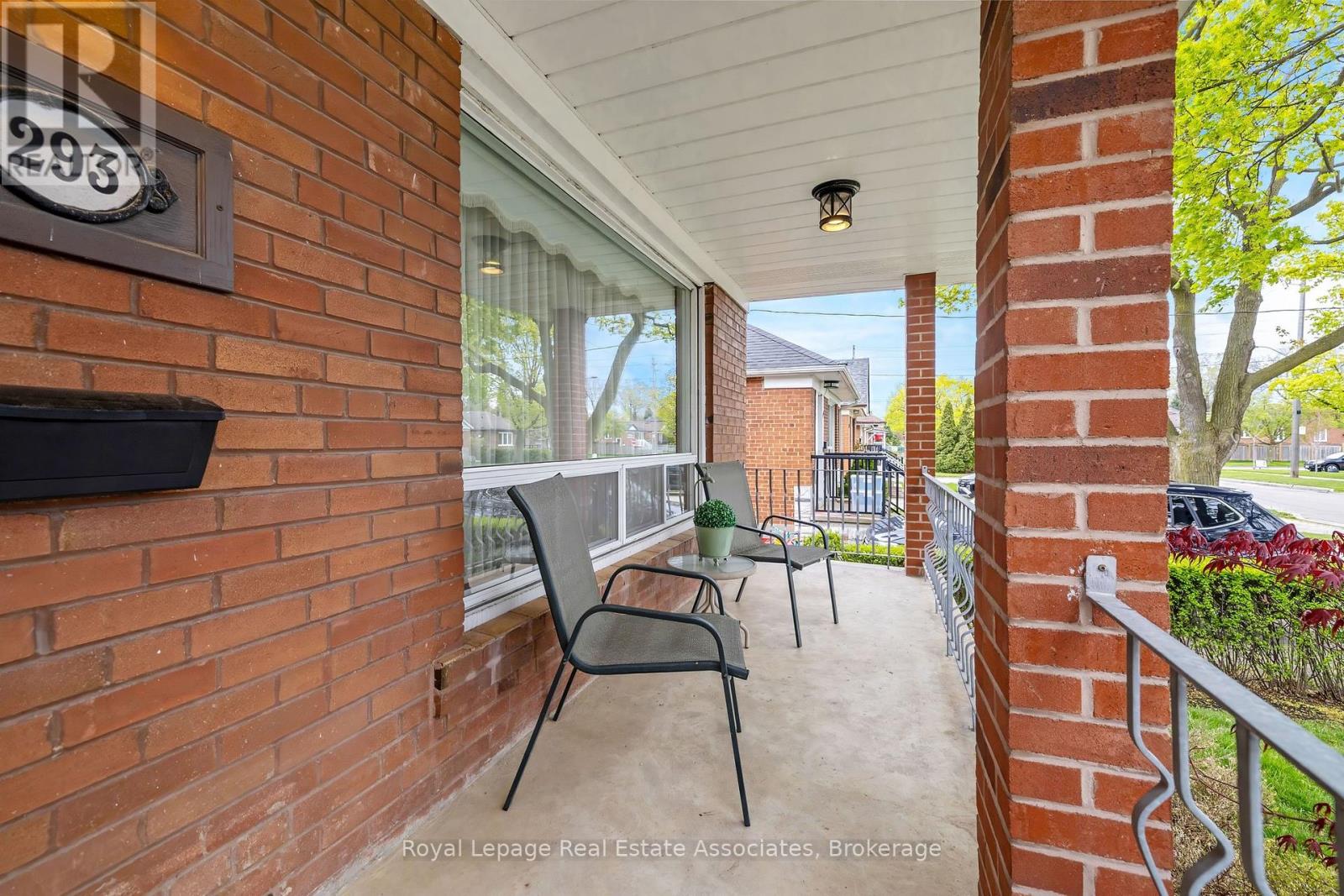 Detached at 293 THIRTIETH STREET, Toronto