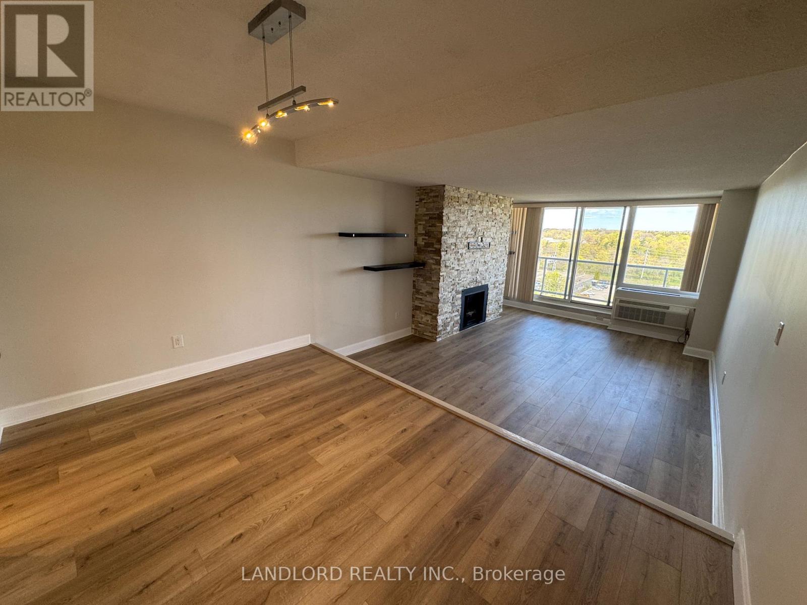 Apartment at 1105 - 20 SPEERS ROAD, Oakville