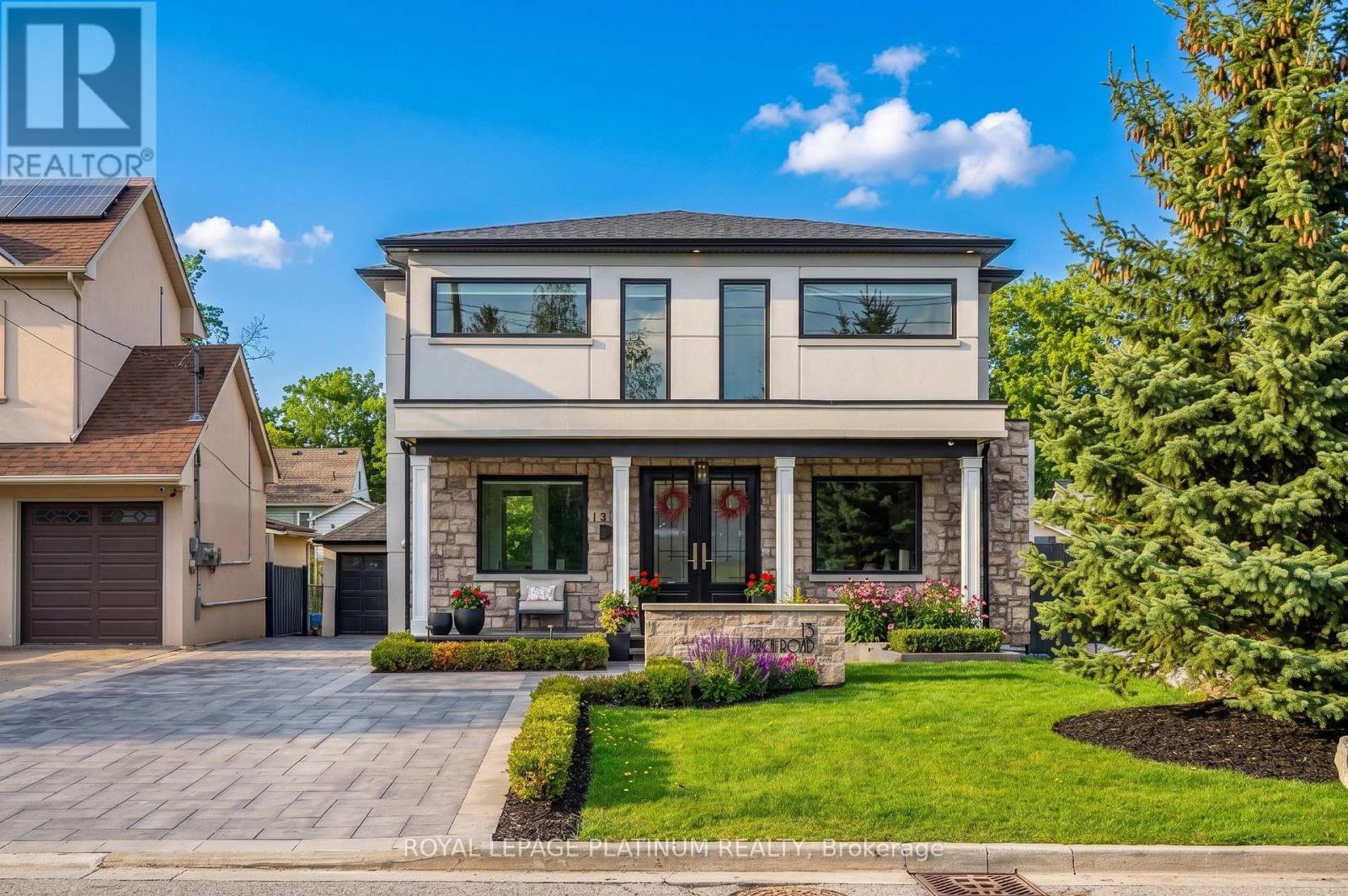 Detached at 13 ARCH ROAD, Mississauga