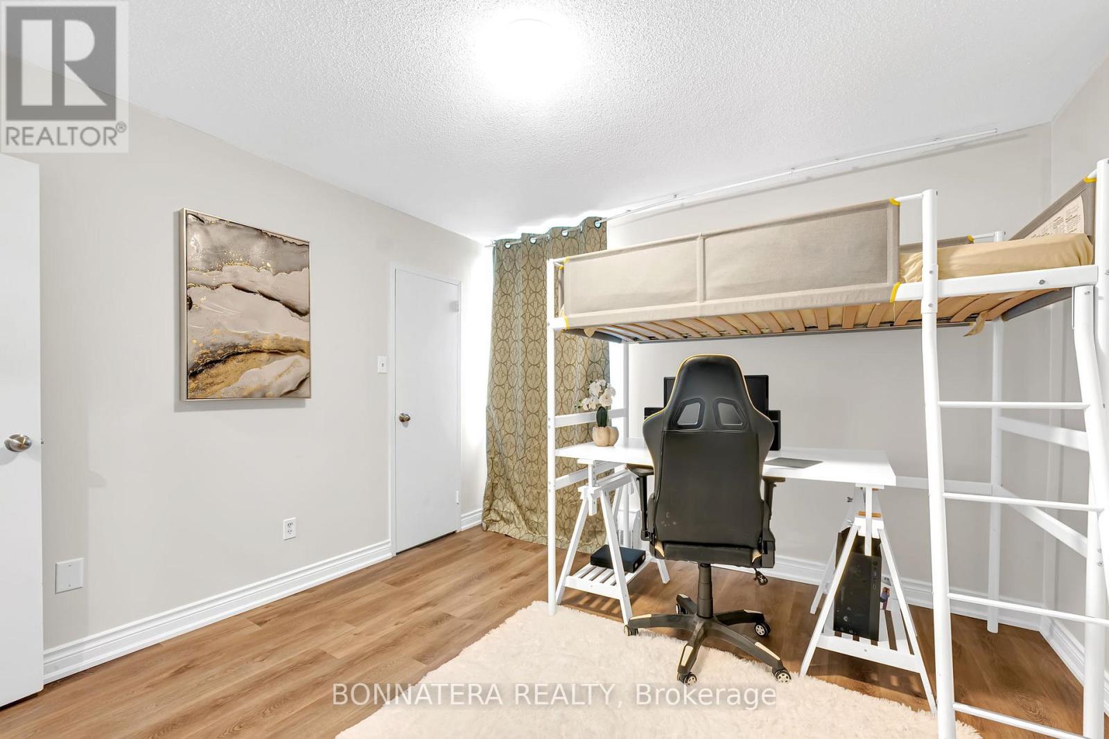 Apartment at 905 - 3065 QUEEN FREDERICA DRIVE, Mississauga