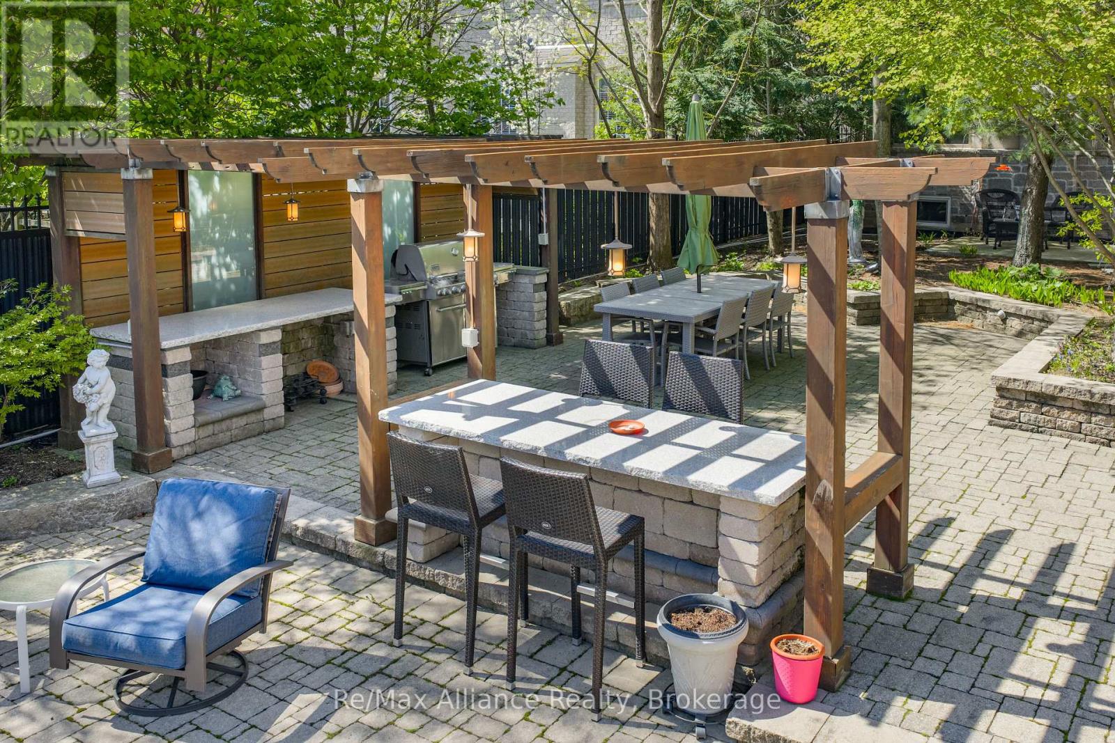 Detached at 203 BURLOAK DRIVE, Oakville