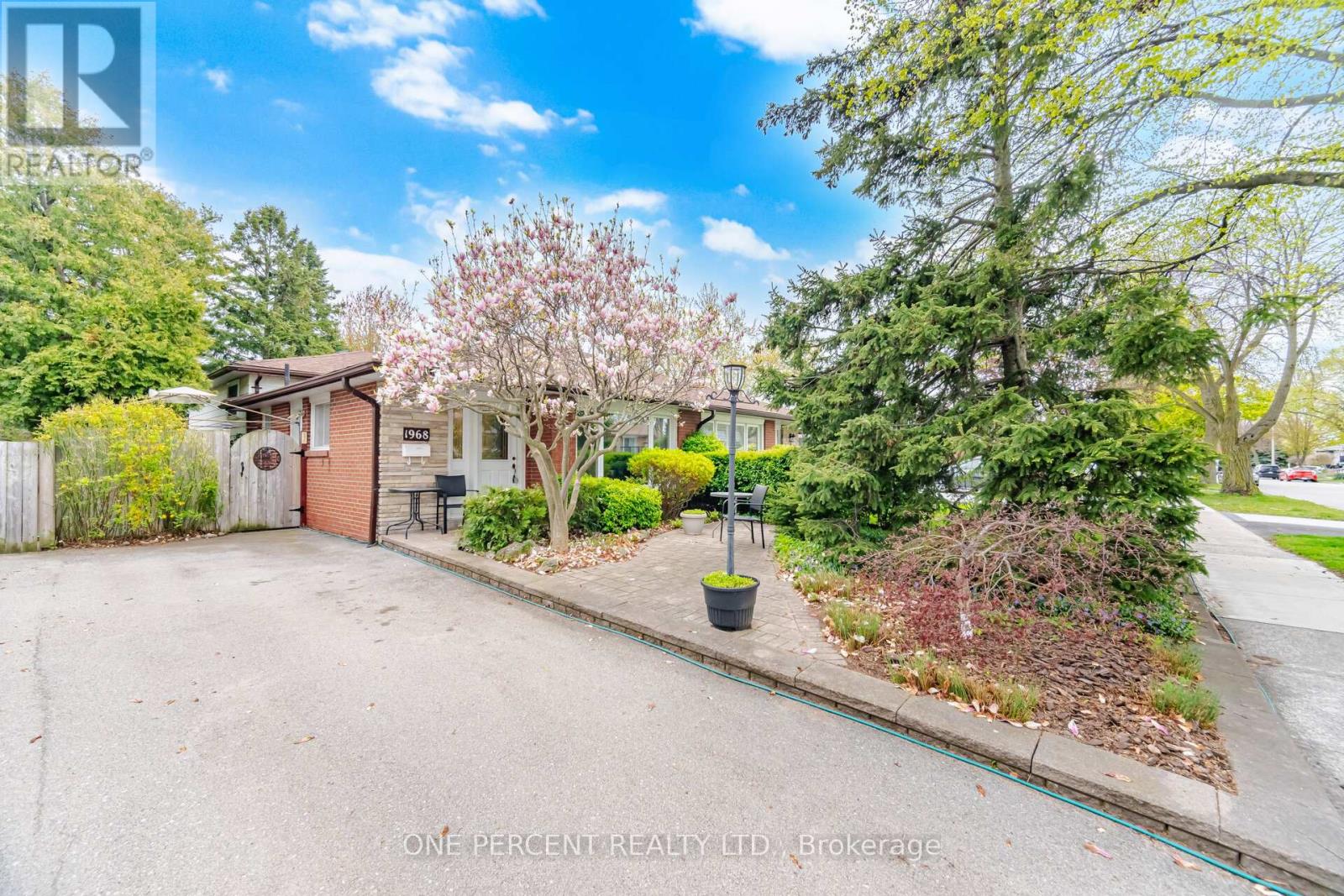 Semi-Detached/Link at 1968 CARRERA LANE, Mississauga (Clarkson)