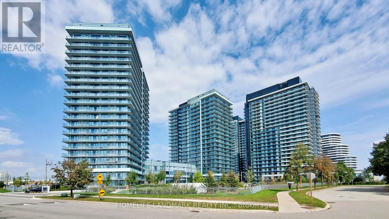 Apartment at 1902 B - 4655 WETCALFE AVENUE, Mississauga (Central Erin Mills)