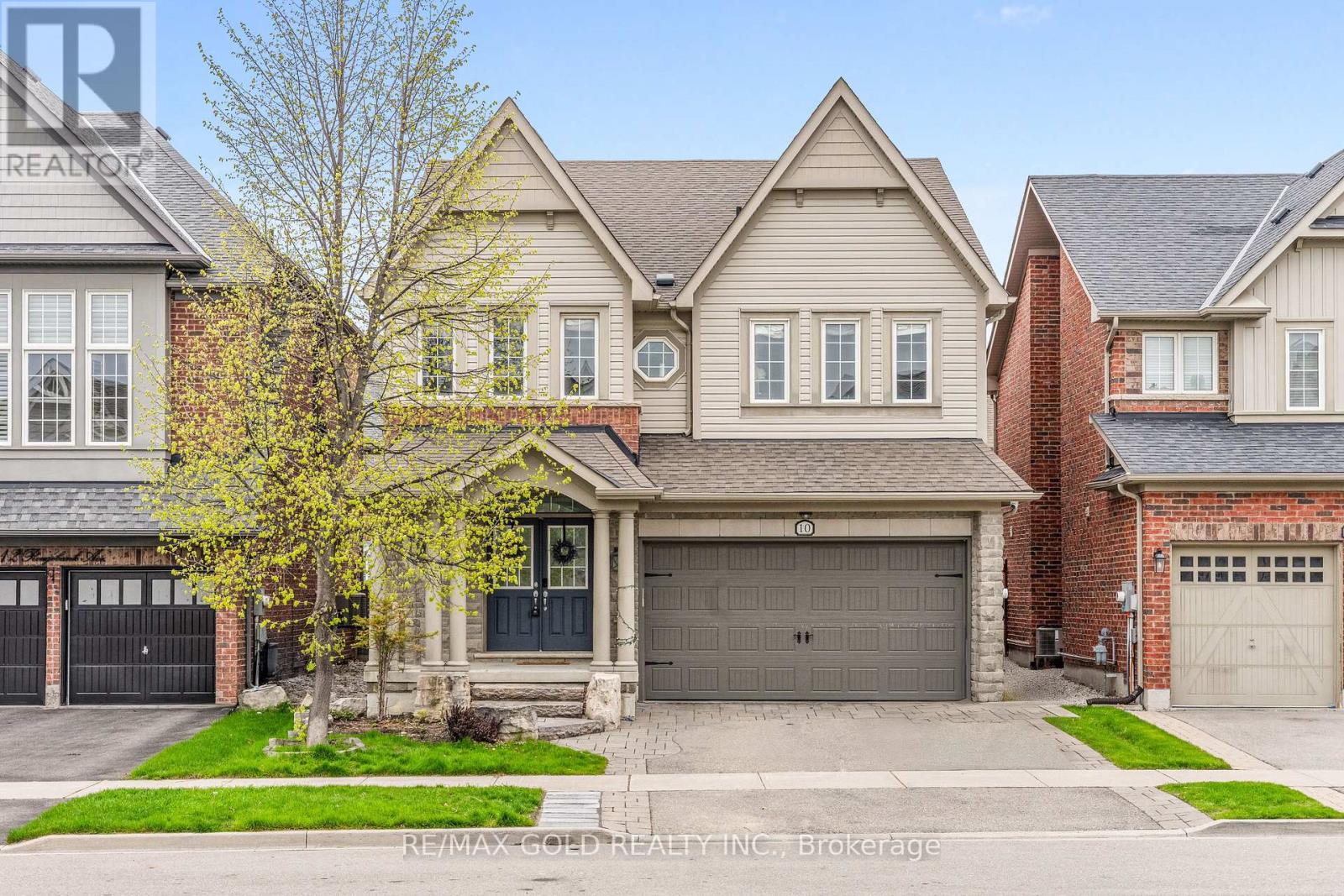 Detached at 10 ROUGEBANK AVENUE, Caledon