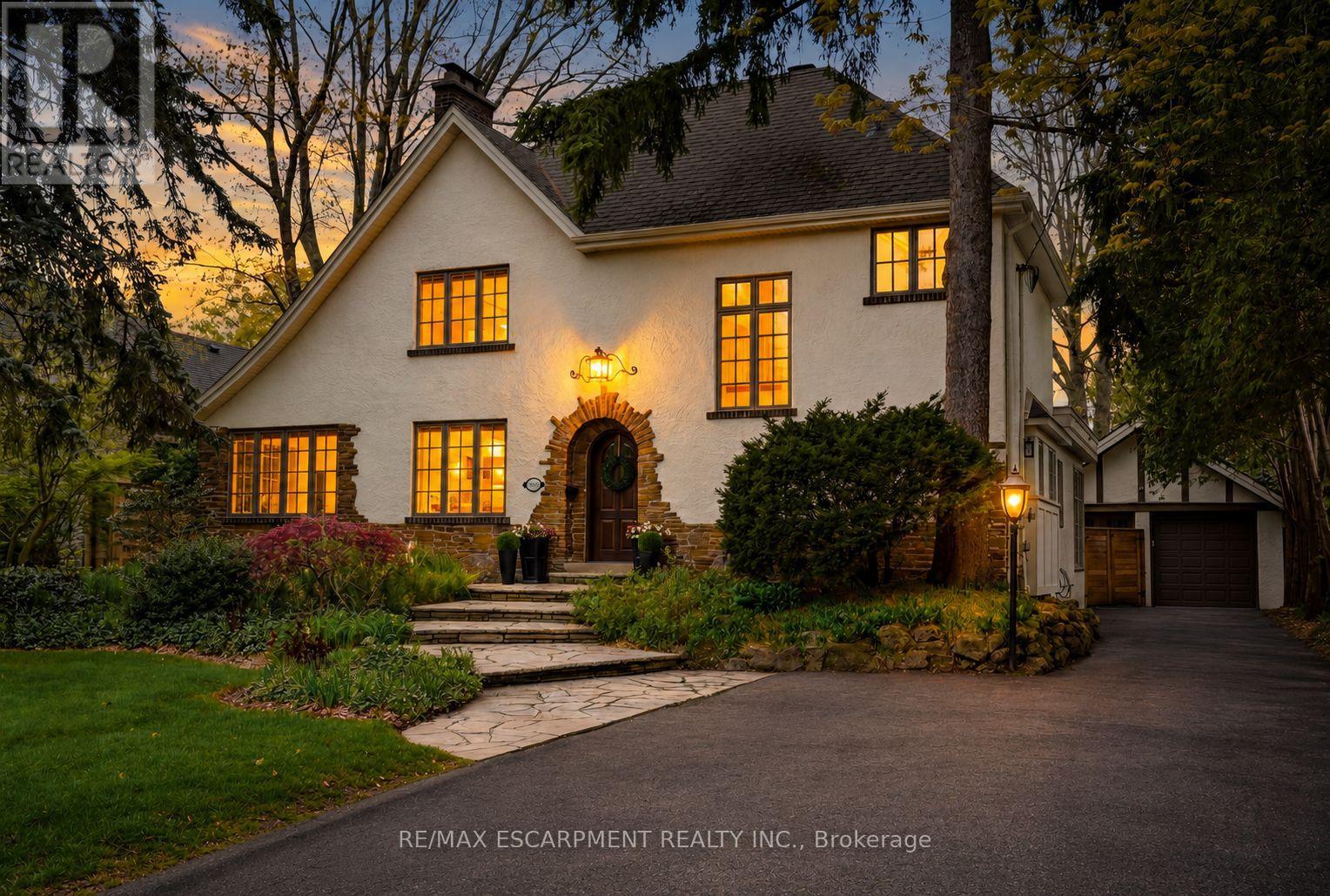Detached at 3081 BALMORAL AVENUE, Burlington (Roseland)