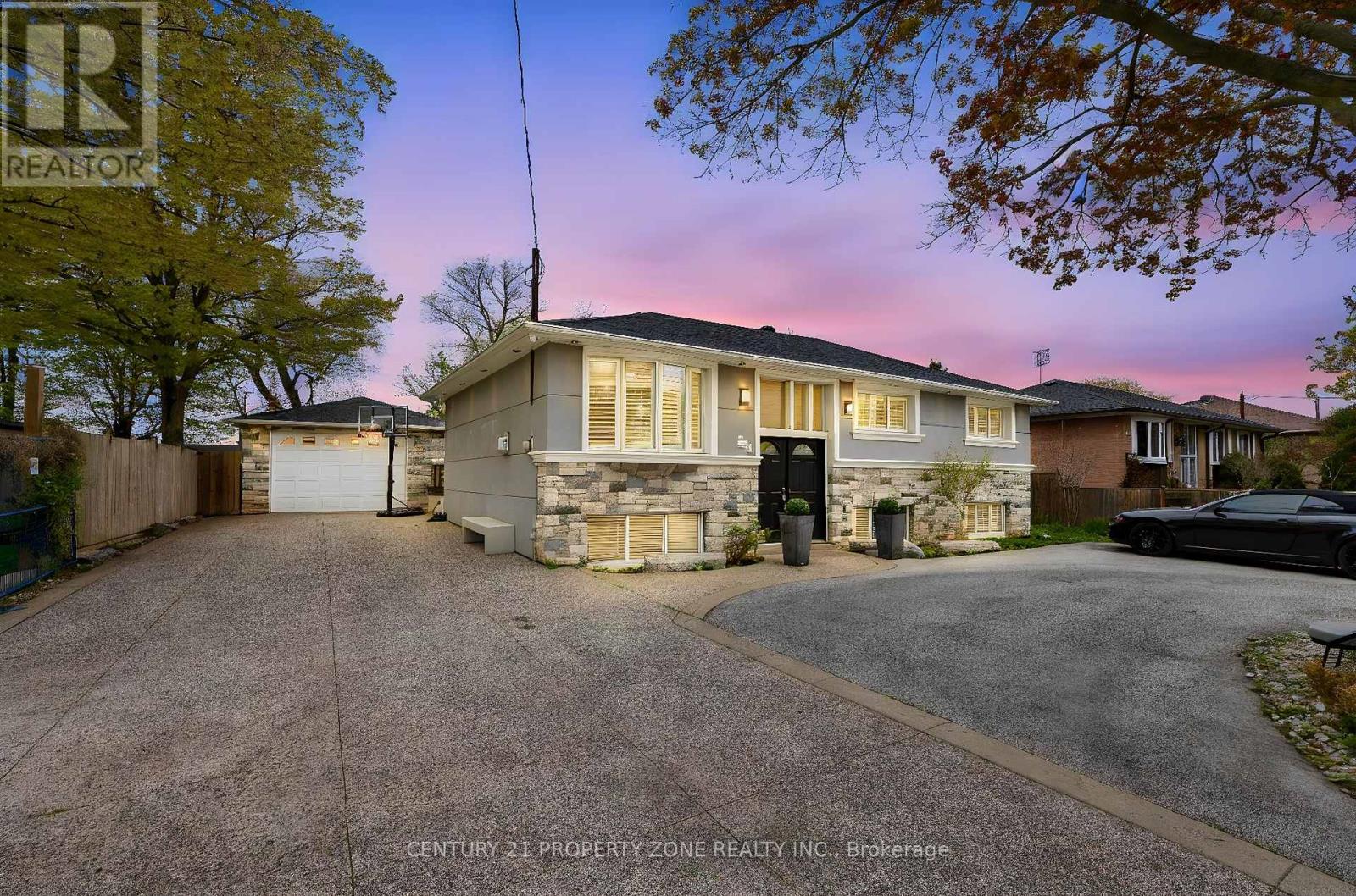 Detached at 547 PINEGROVE ROAD, Oakville (WO West)