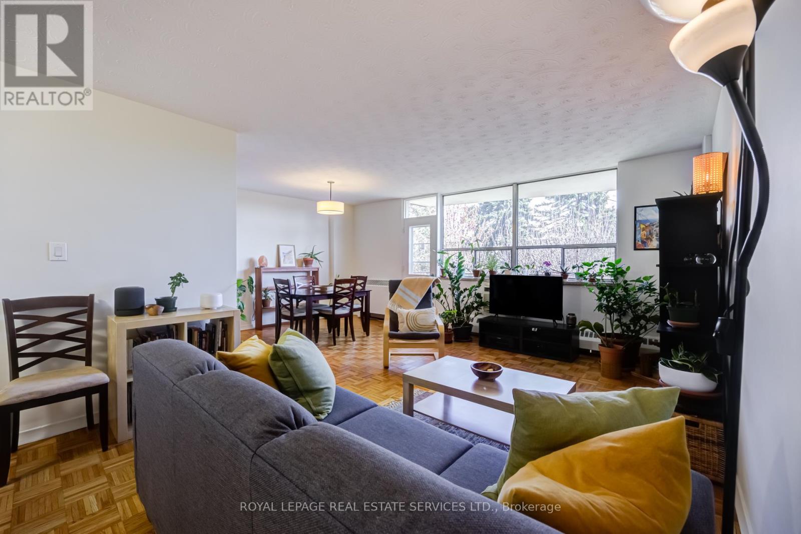 Apartment at 303 - 100 COE HILL DRIVE, Toronto (High Park-Swansea)