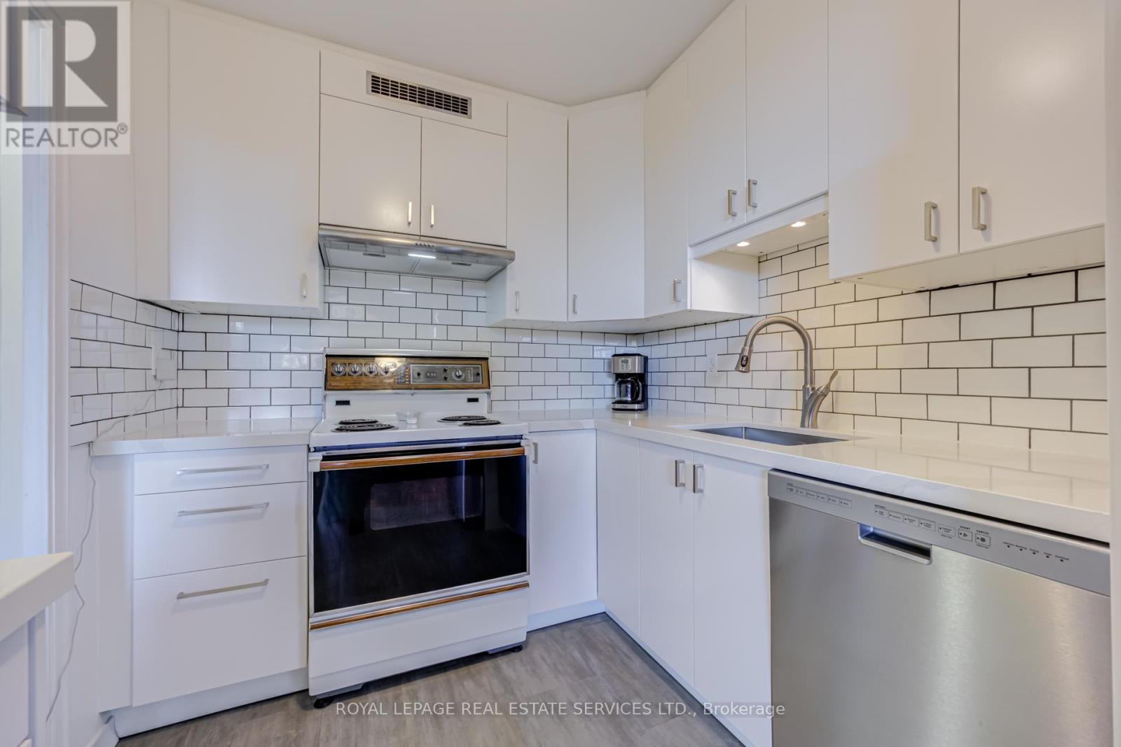 Apartment at 303 - 100 COE HILL DRIVE, Toronto