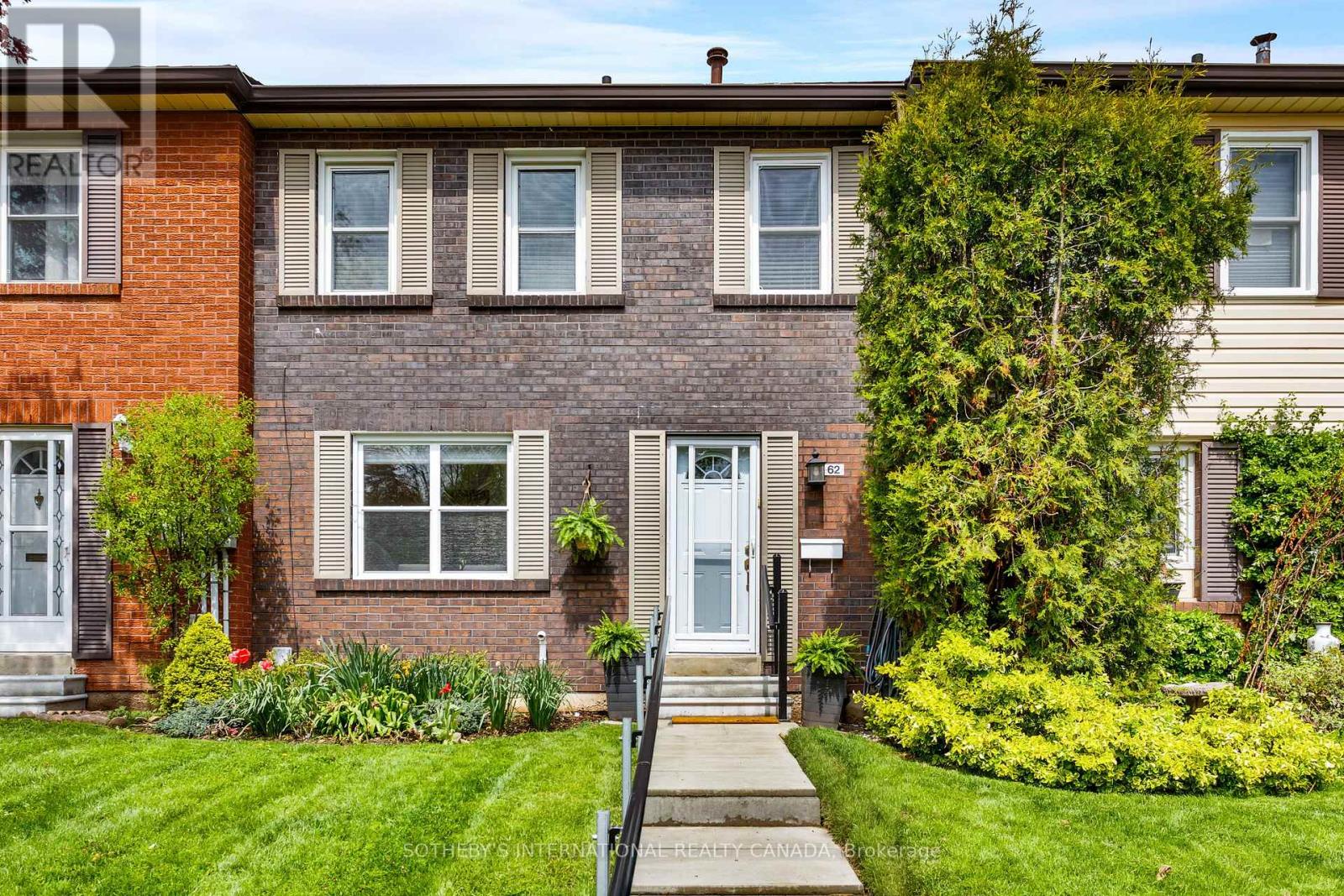 Townhouse at 62 - 2825 GANANOQUE DRIVE, Mississauga (Meadowvale)
