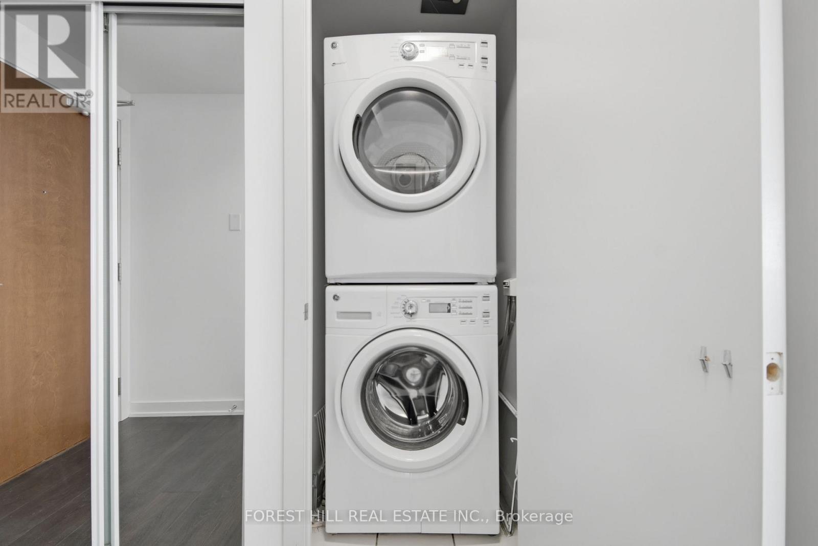 Apartment at 1603 - 2212 LAKE SHORE BOULEVARD W, Toronto