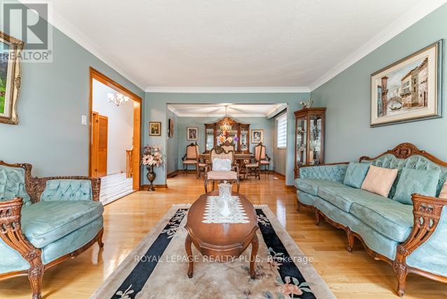 Detached at 1400 BOUGH BEECHES BOULEVARD, Mississauga