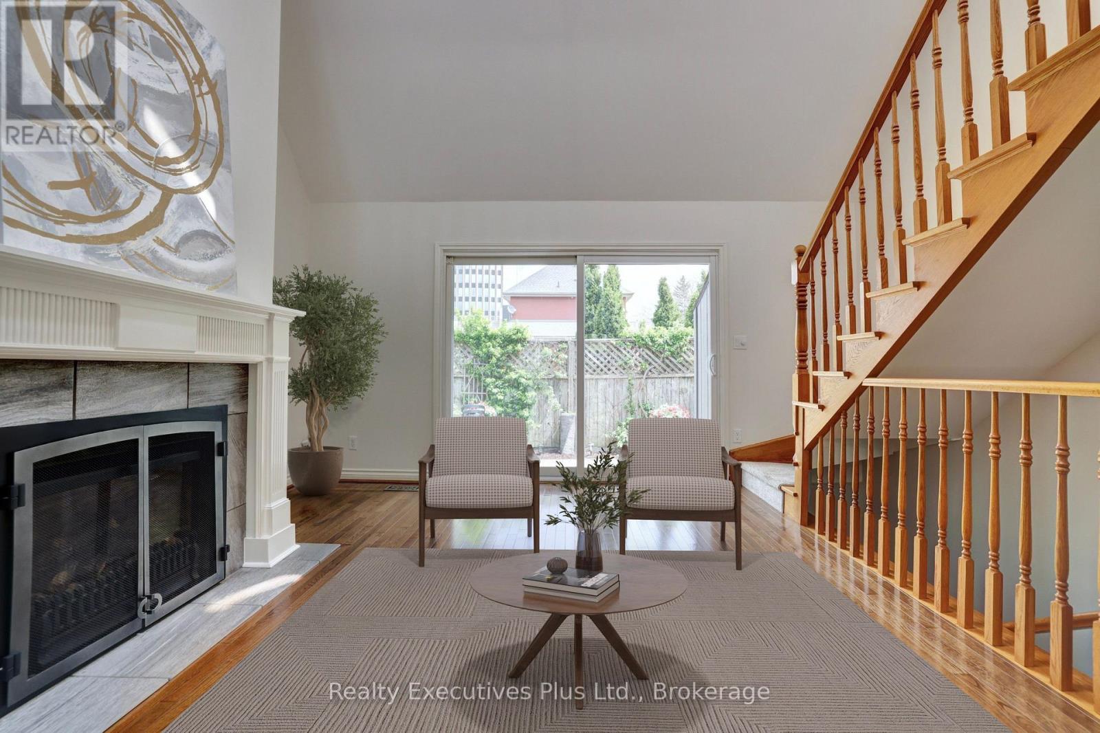 Townhouse at 463 BLATHWAYTE LANE, Burlington