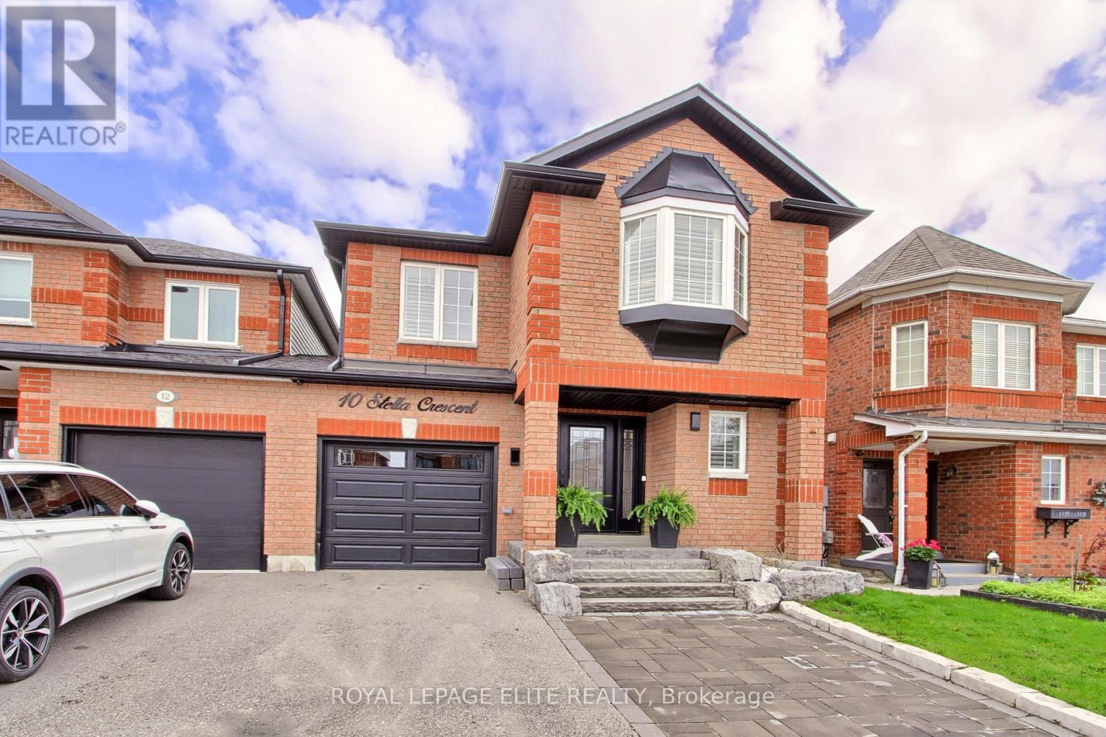 Townhouse at 10 STELLA CRESCENT, Caledon (Bolton East)