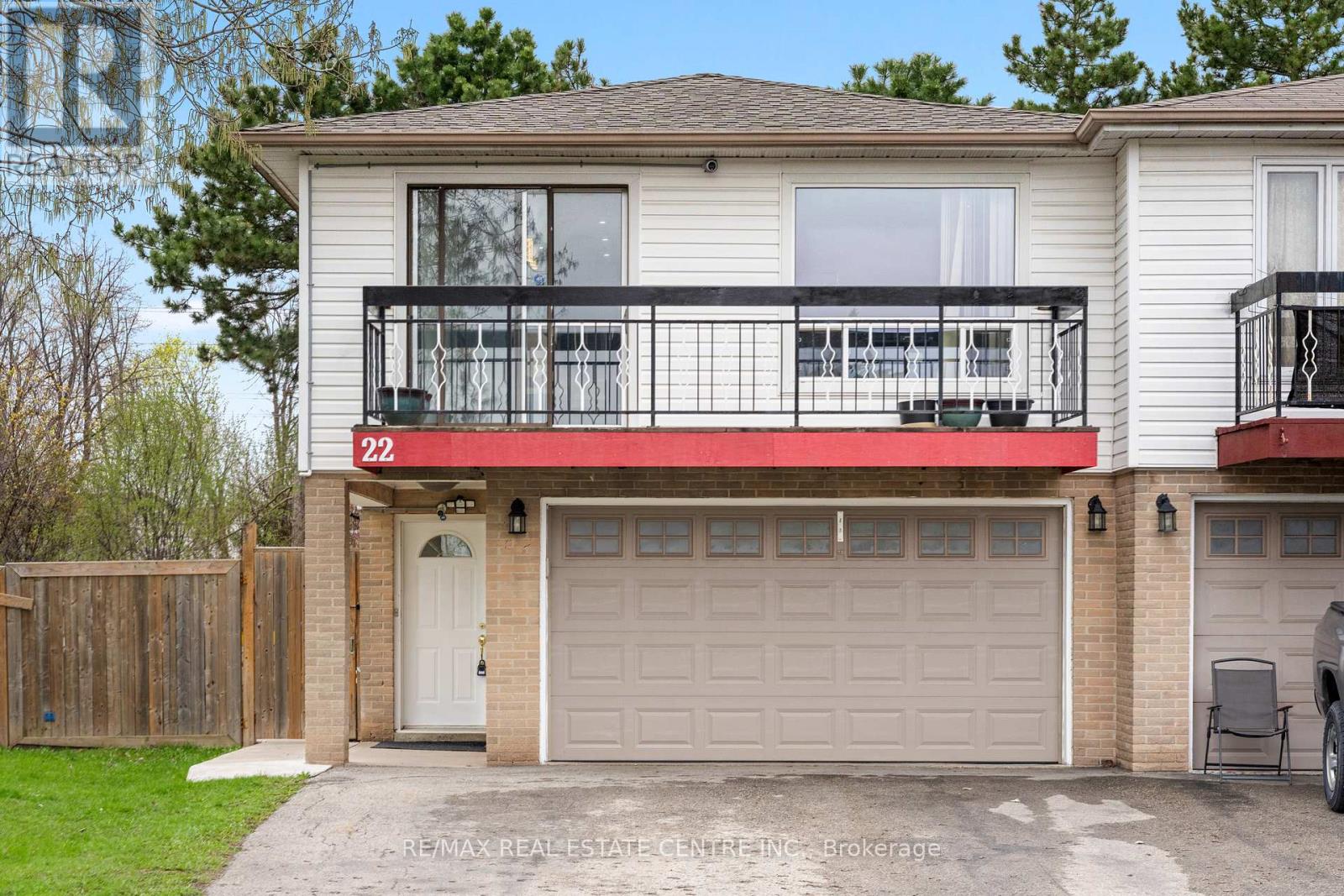 Semi-Detached/Link at 22 GLEN ECHO COURT, Brampton (Northgate)