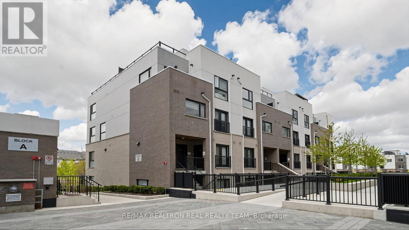 Townhouse at 333 - 349 WHEAT BOOM DRIVE, Oakville (OA Rural Oakville)