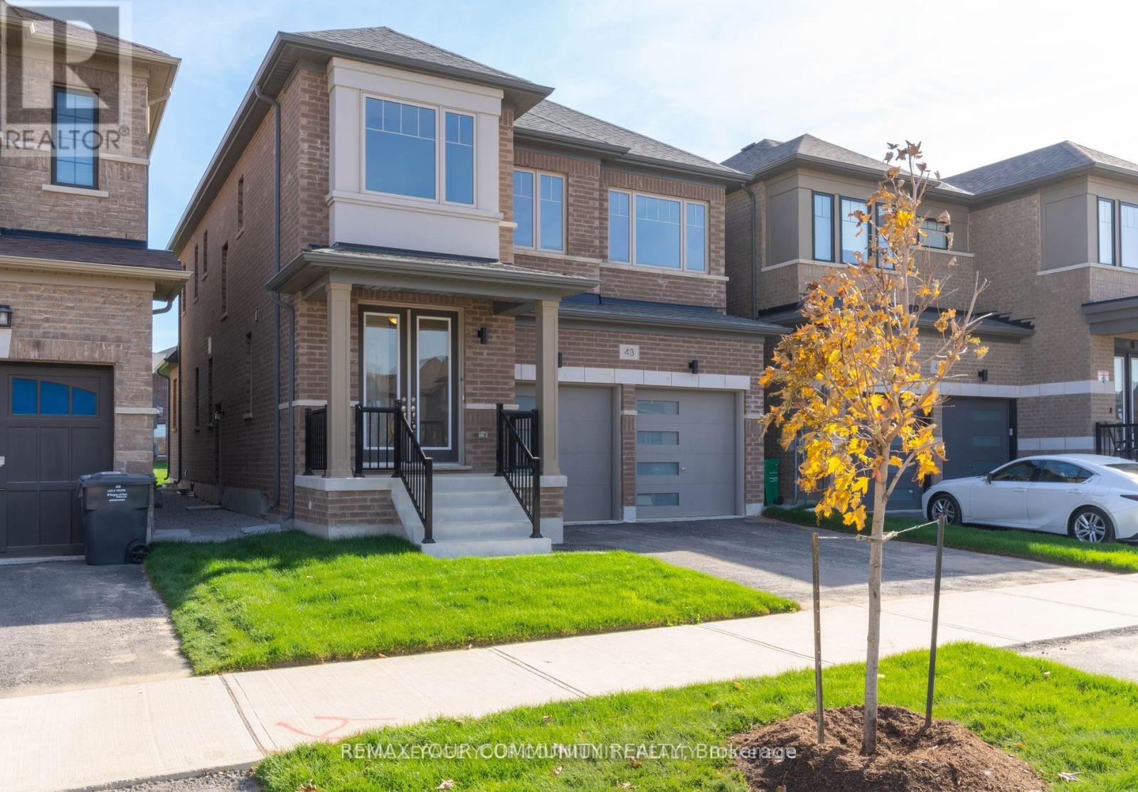 Detached at 43 TWEEDHILL AVENUE, Caledon