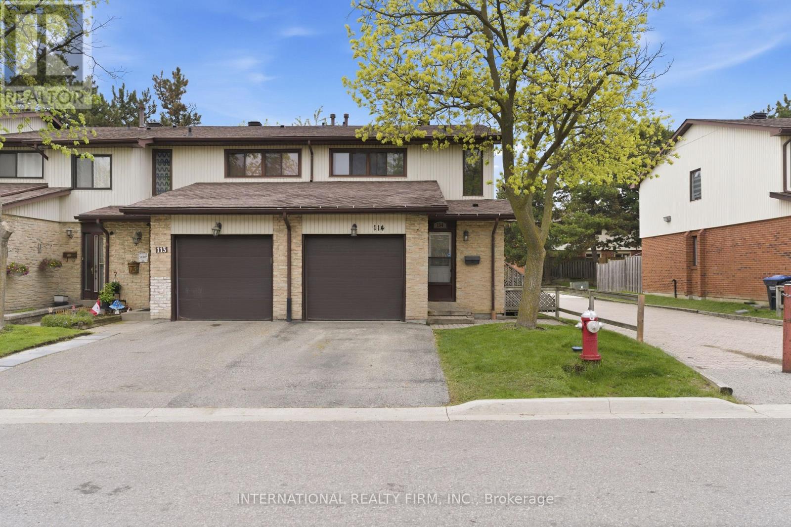 Townhouse at 114 - 114 FOSTER CRESCENT, Brampton (Brampton North)