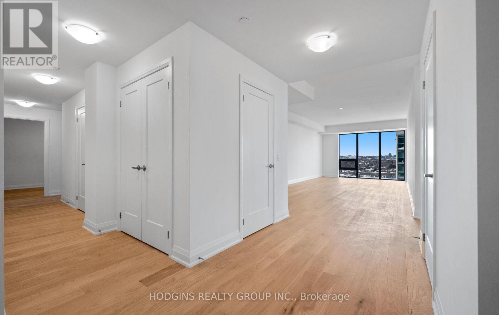 Apartment at LPH 1801 - 1035 SOUTHDOWN ROAD, Mississauga