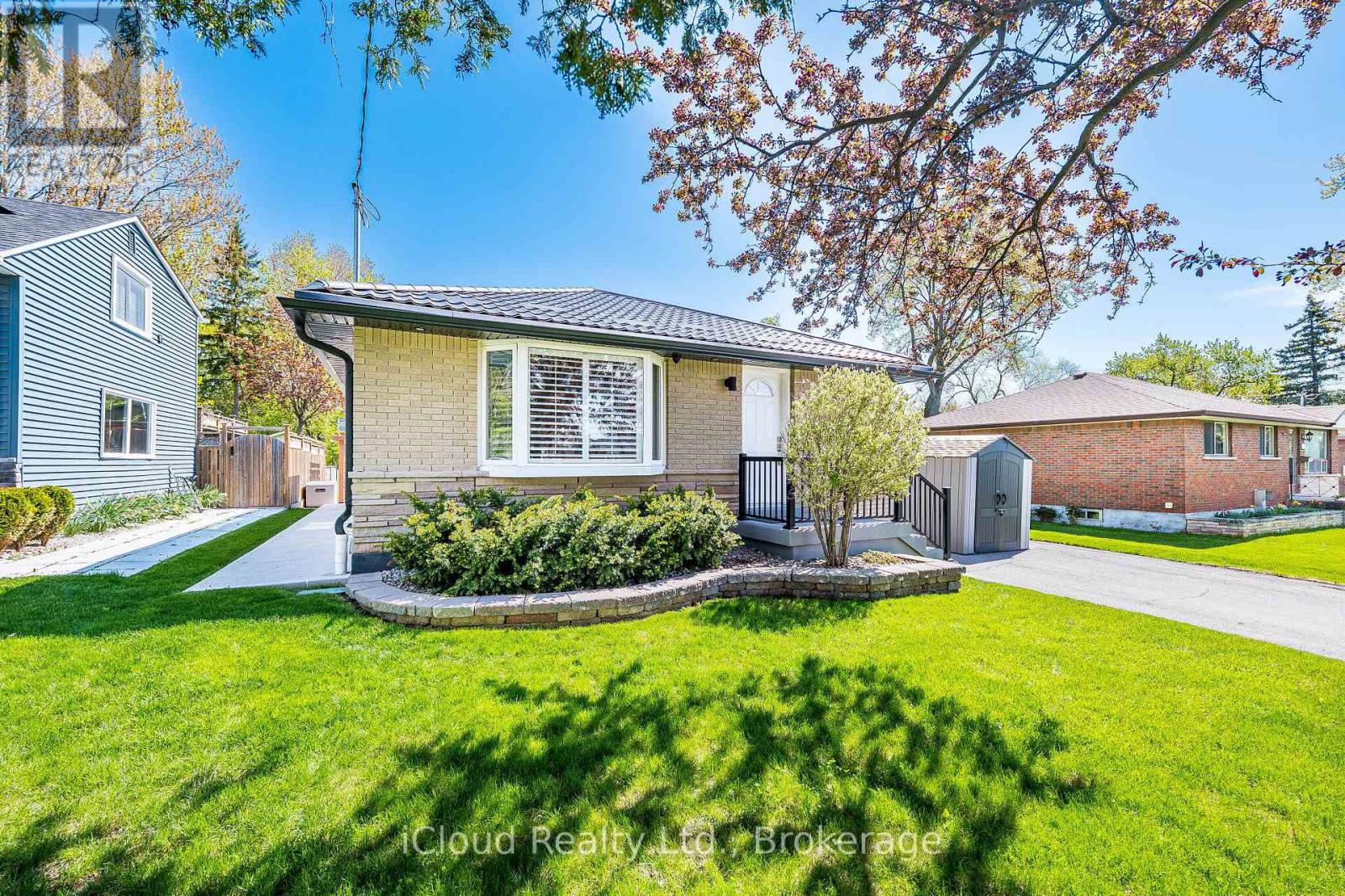 Detached at 1195 STANLEY DRIVE, Burlington (Mountainside)