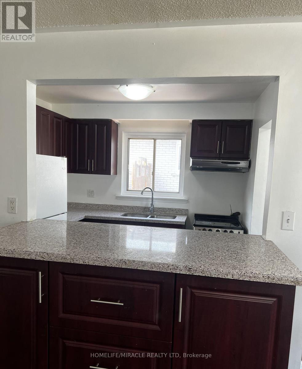Semi-Detached/Link at 3453 OAKGLADE CRESCENT, Mississauga (Erindale)