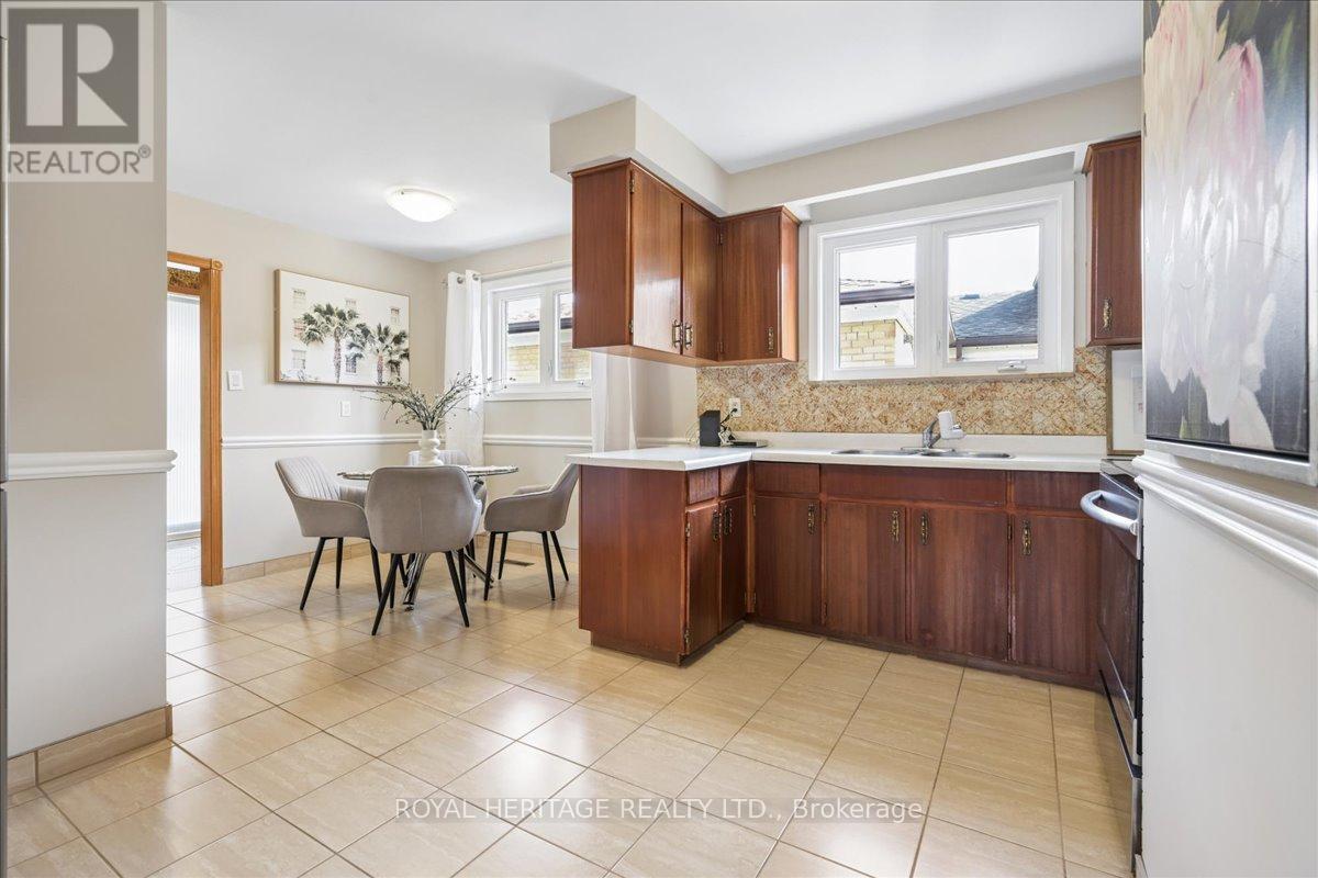 Detached at 297 DRIFTWOOD AVENUE, Toronto