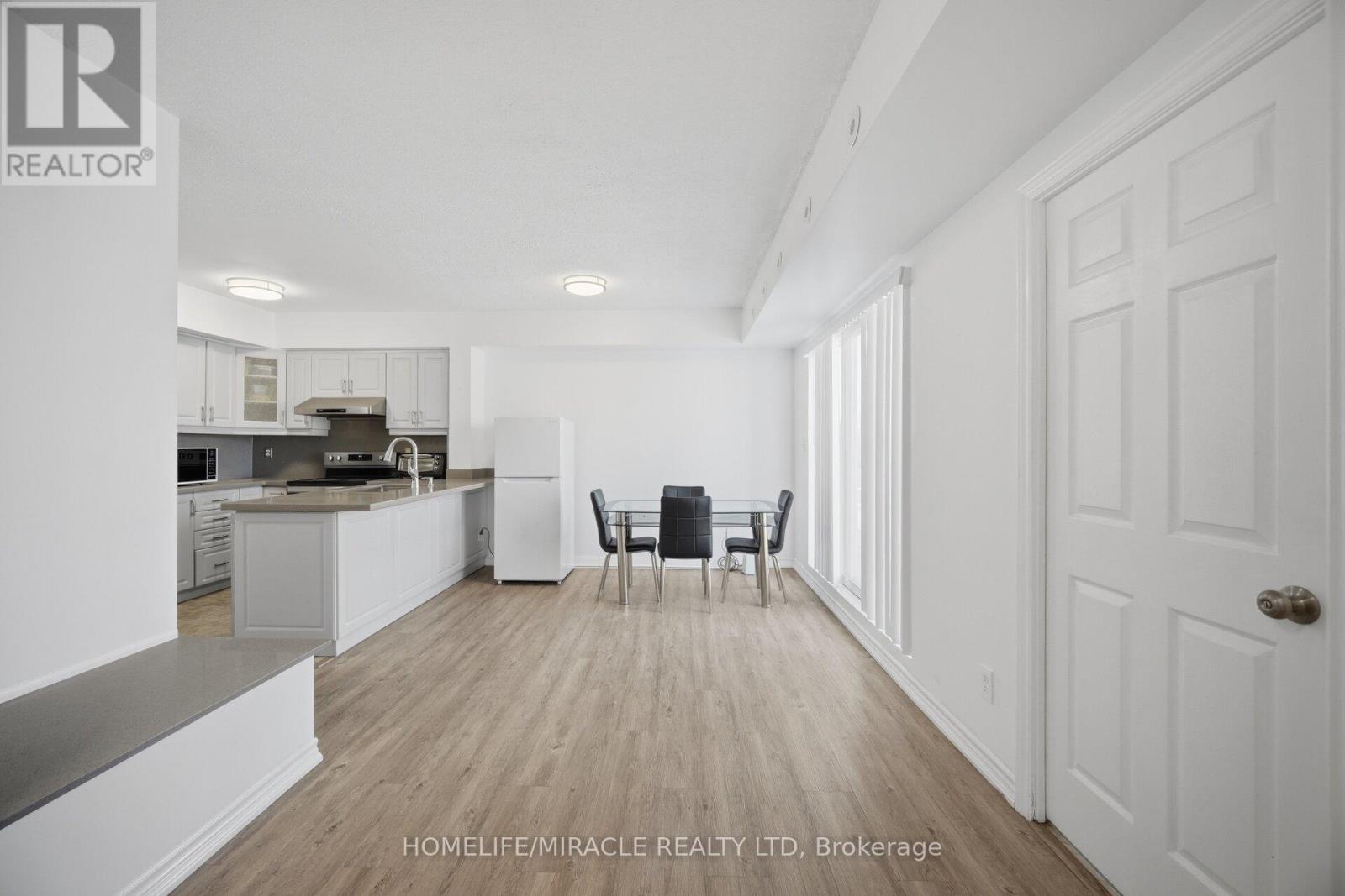 Townhouse at 2002 - 3049 FINCH AVENUE W, Toronto