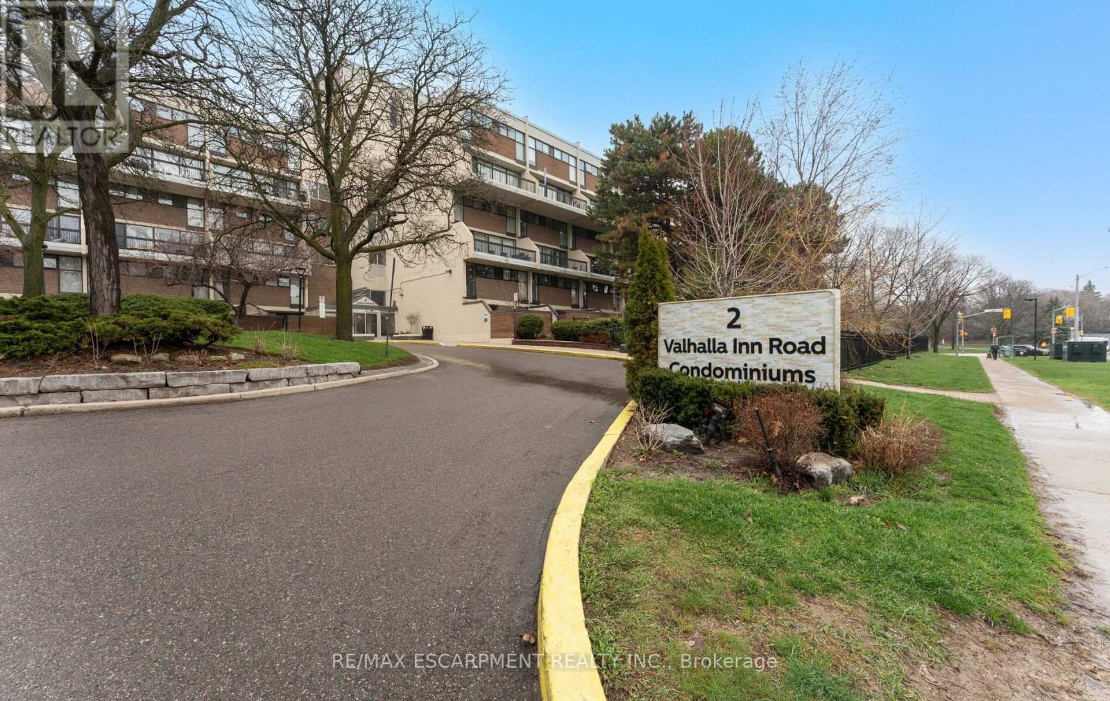 Apartment at 308C - 2 VALHALLA INN ROAD, Toronto (Islington-City Centre West)