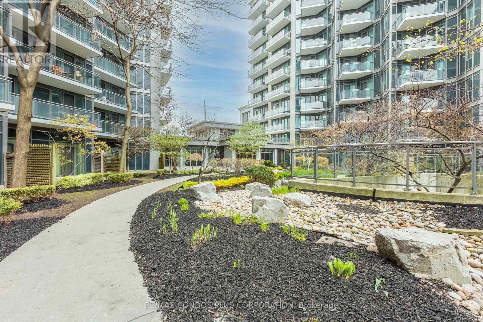 Apartment at 317 - 2119 LAKE SHORE BOULEVARD W, Toronto (Mimico)
