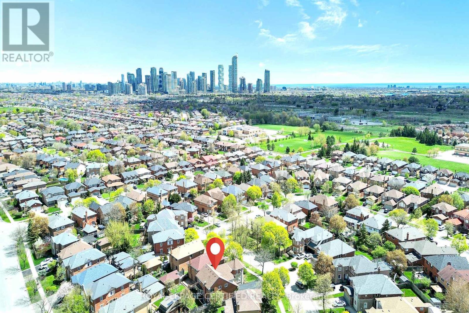 Detached at 5016 NATKARNI CRESCENT, Mississauga (East Credit)