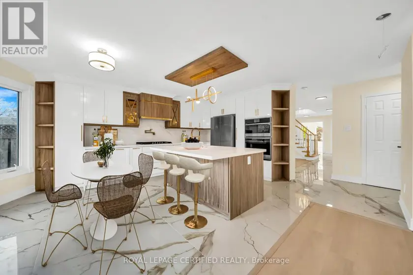 Detached at 5016 NATKARNI CRESCENT, Mississauga