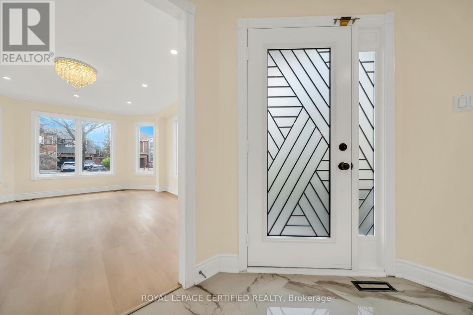 Detached at 5016 NATKARNI CRESCENT, Mississauga