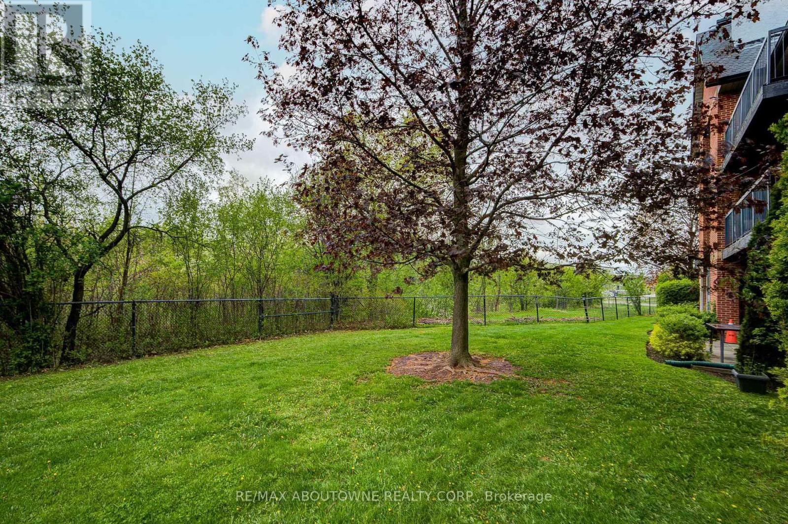 Apartment at 214 - 1450 GLEN ABBEY GATE, Oakville