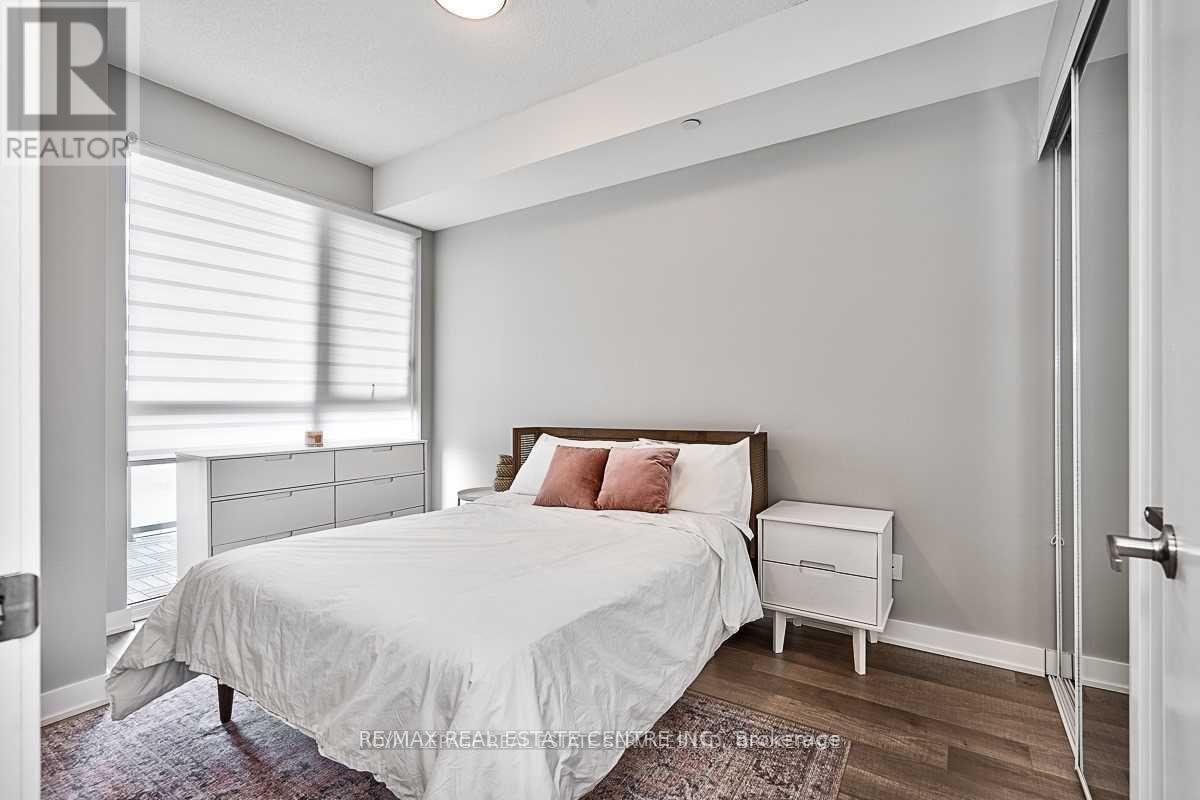 Apartment at A630 - 5230 DUNDAS STREET W, Burlington