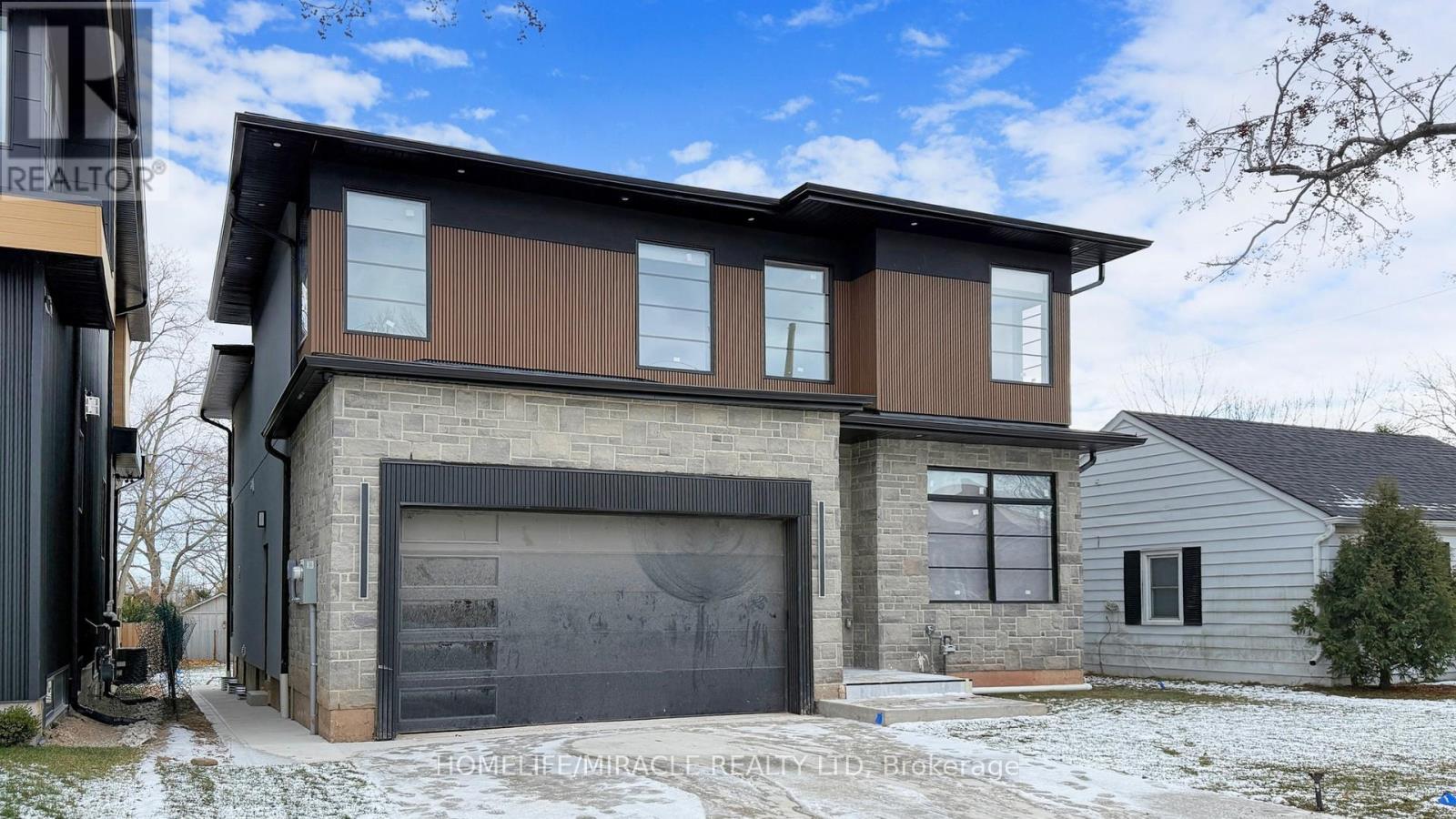 Detached at 150 STEWART STREET, Oakville (CO Central)
