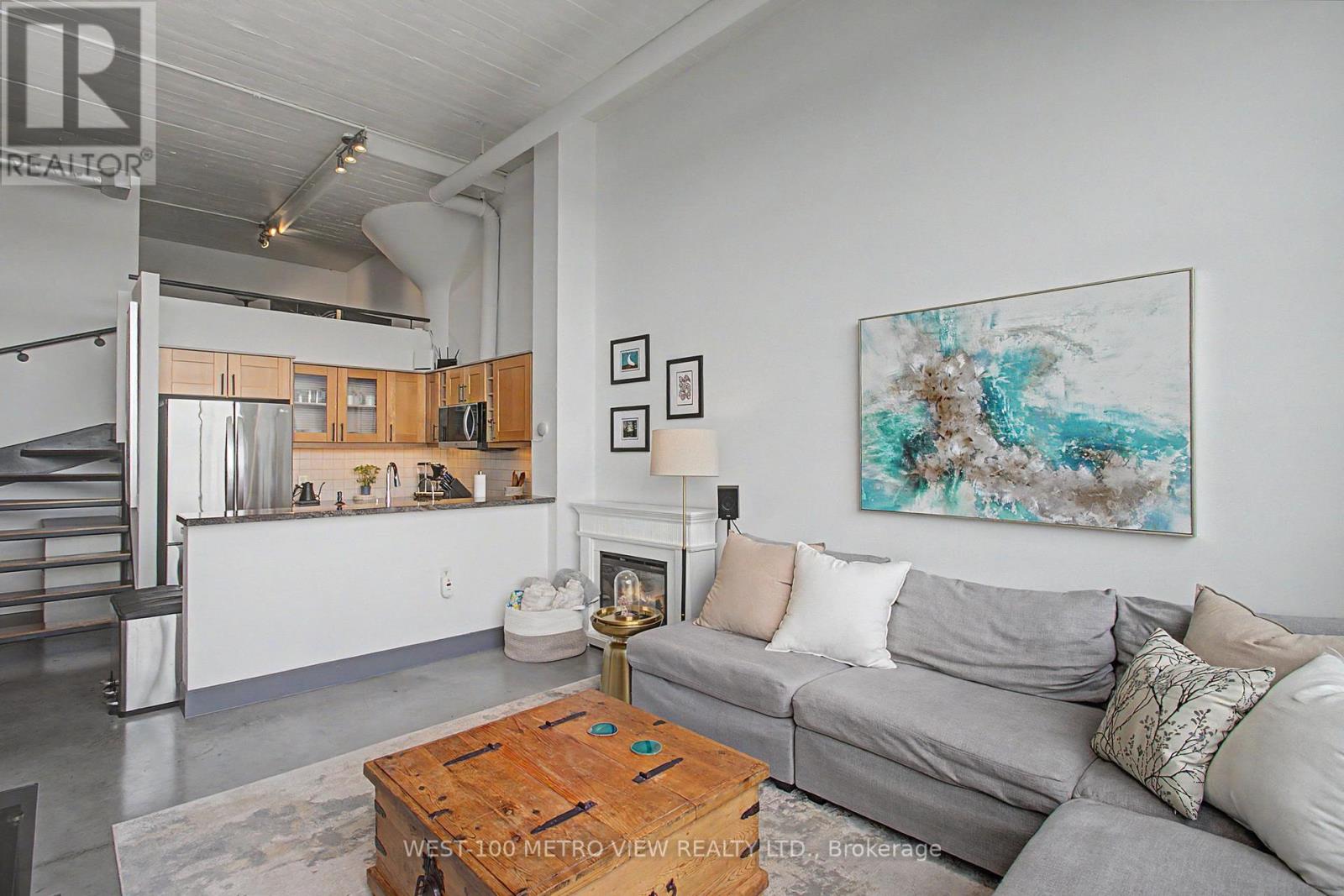 Apartment at 415 - 1001 ROSELAWN AVENUE, Toronto