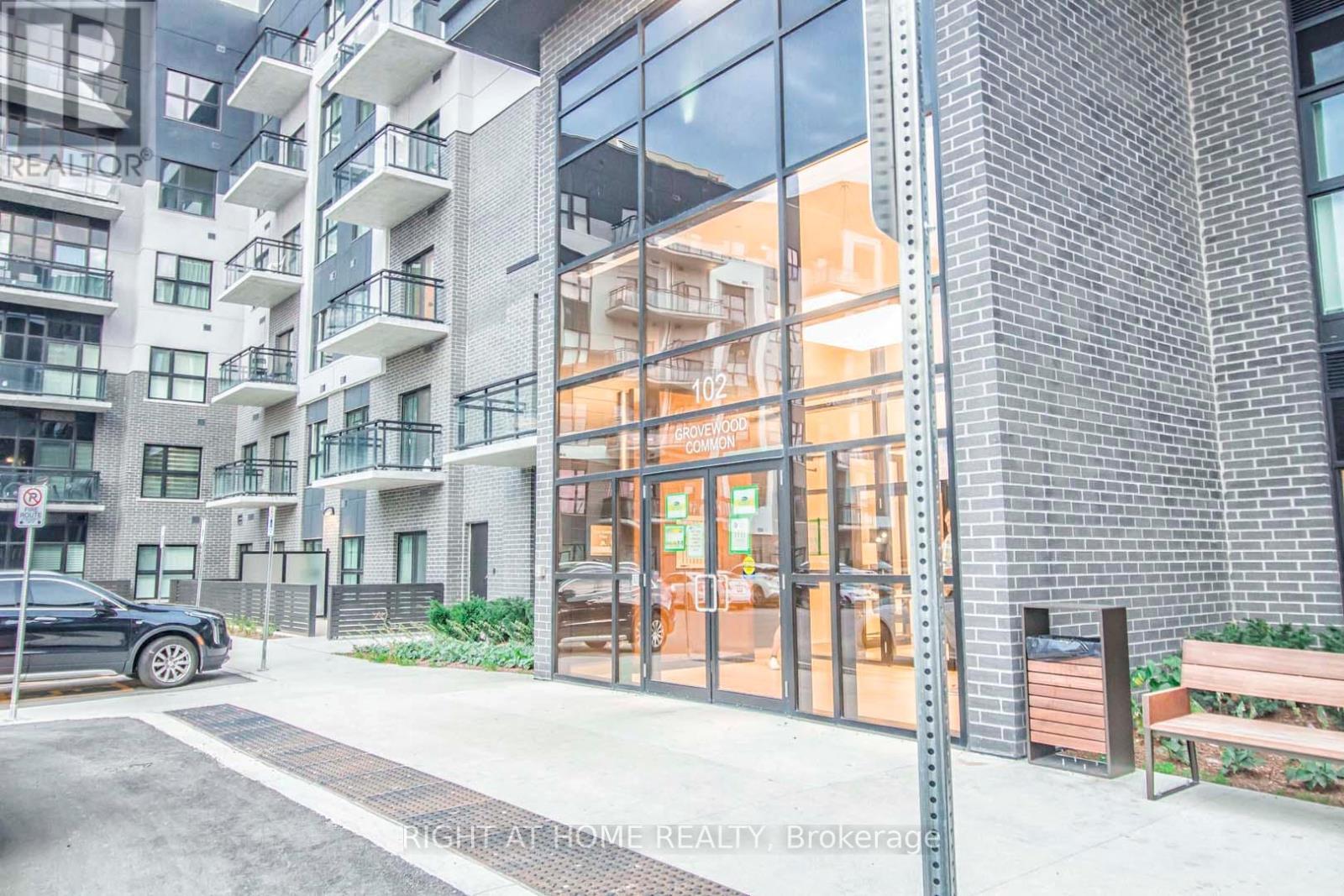 Apartment at 206 - 102 GROVEWOOD COMMON CIRCLE, Oakville (GO Glenorchy)
