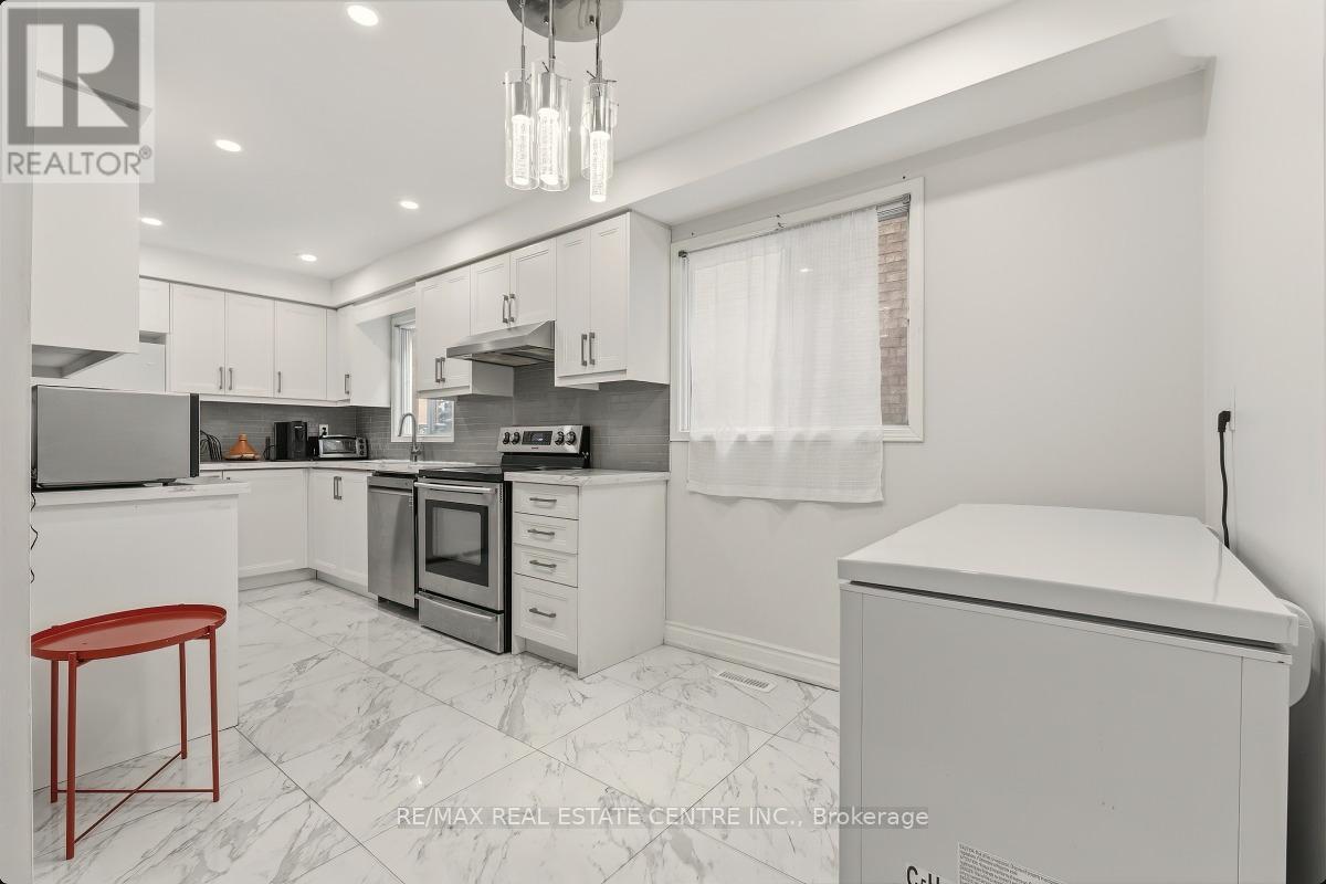 Townhouse at 5013 NORTHERN LIGHTS CIRCLE, Mississauga (Hurontario)
