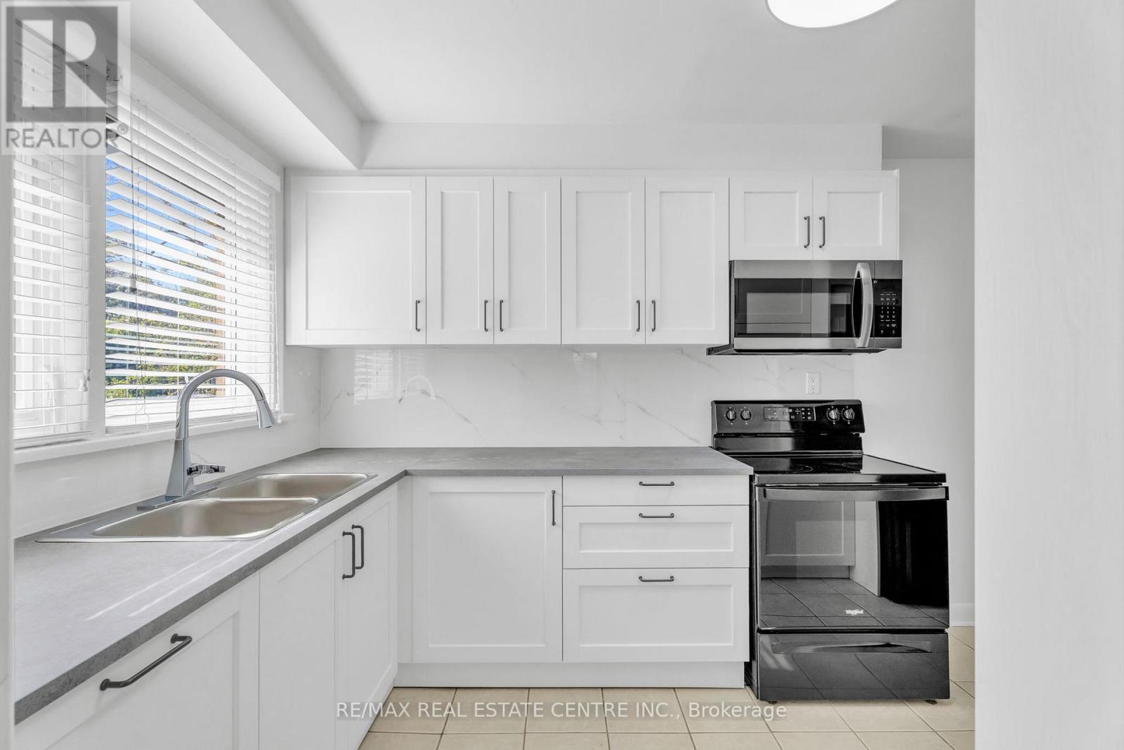 Multiplex at UPPER - 48 MAPLE AVENUE S, Mississauga