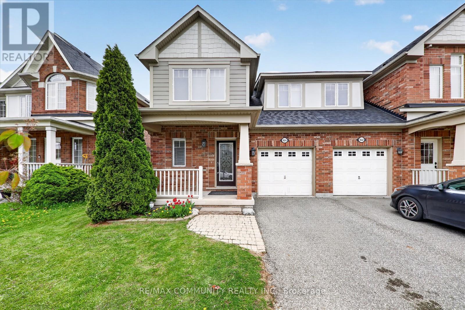 Semi-Detached/Link at 924 ZELINSKY CRESCENT, Milton (CO Coates)