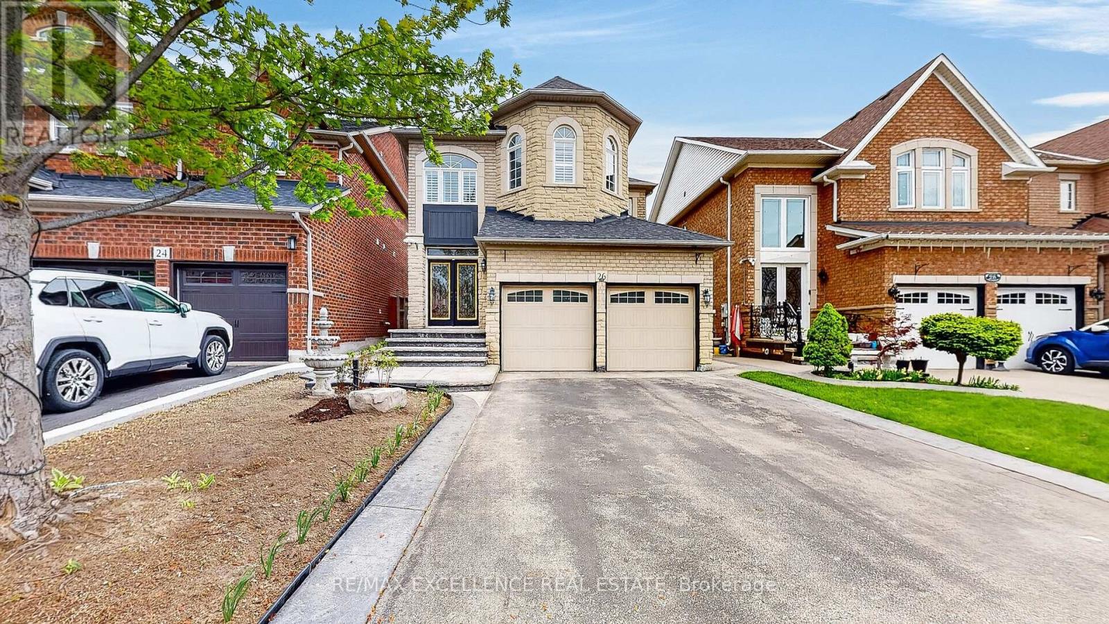 Detached at 26 BLUE DIAMOND DRIVE, Brampton (Bramalea North Industrial)