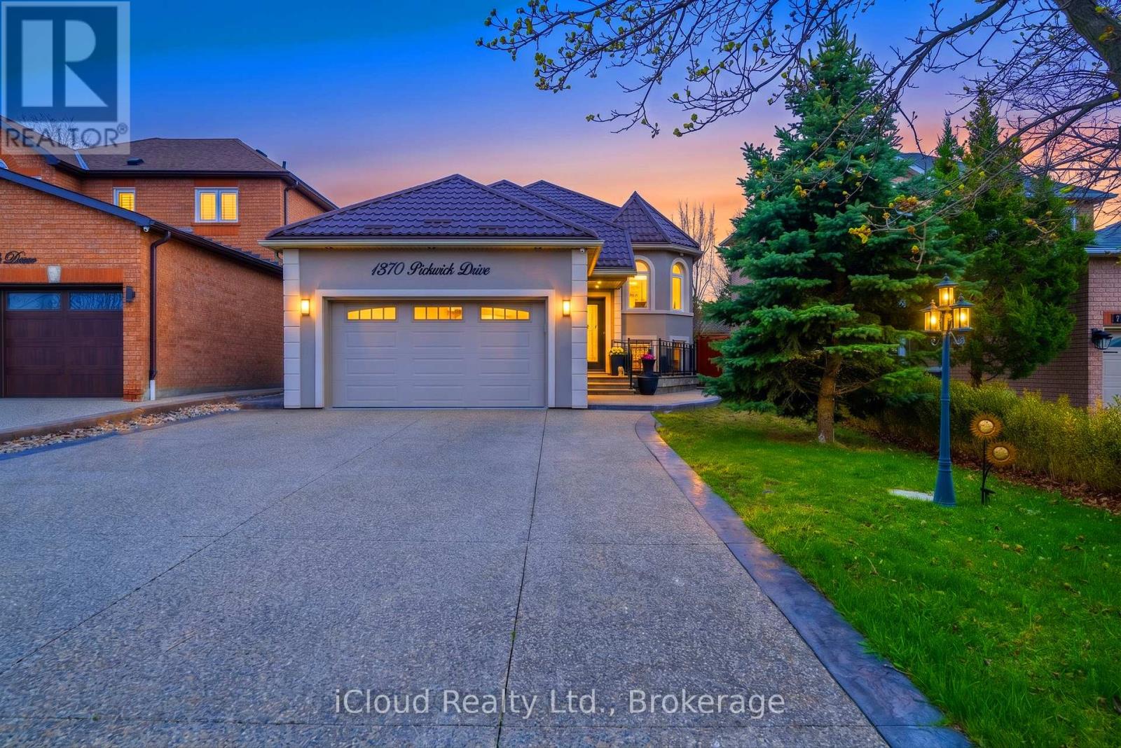 Detached at 1370 PICKWICK DRIVE, Mississauga (East Credit)