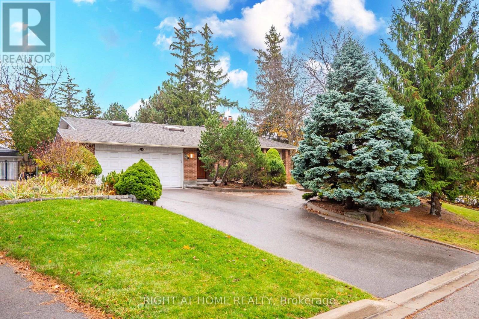 Detached at 20 PINE RIDGE LANE, Brampton (Brampton East)