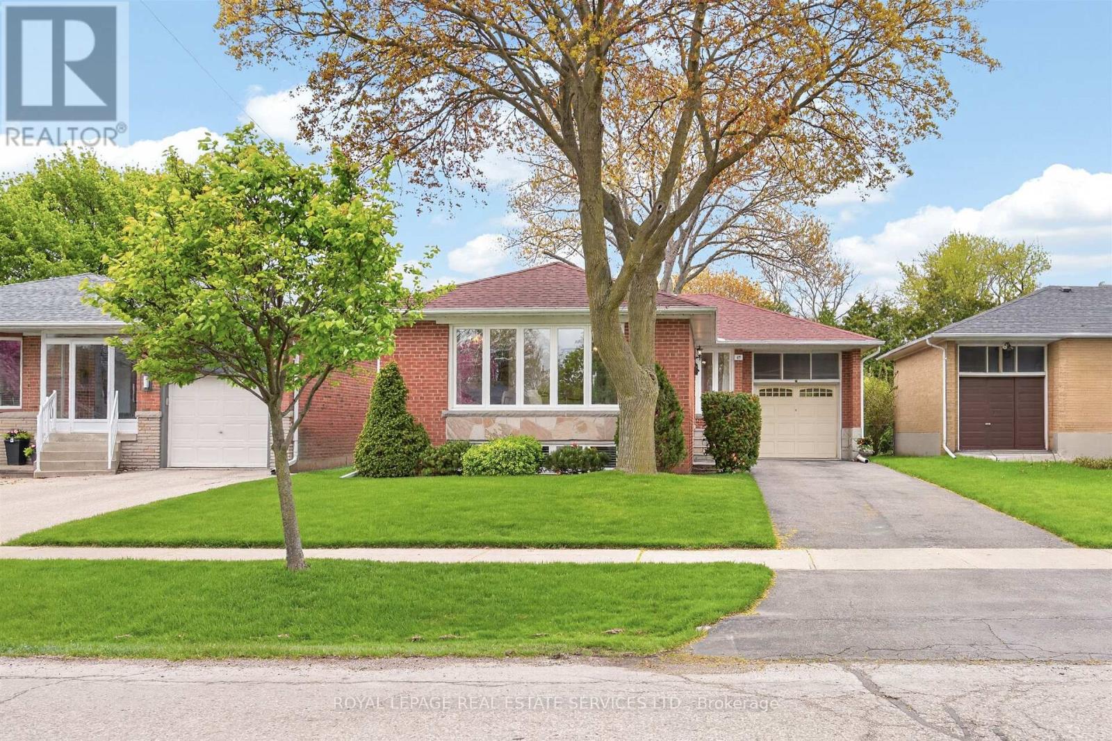 Detached at 49 STEVENHARRIS DRIVE, Toronto (Markland Wood)