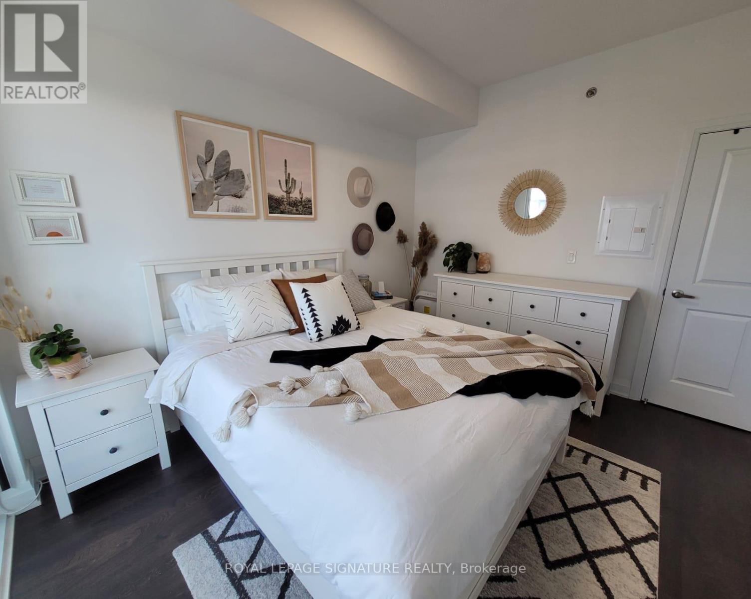 Apartment at LPH10 - 55 SPEERS ROAD, Oakville (OO Old Oakville)
