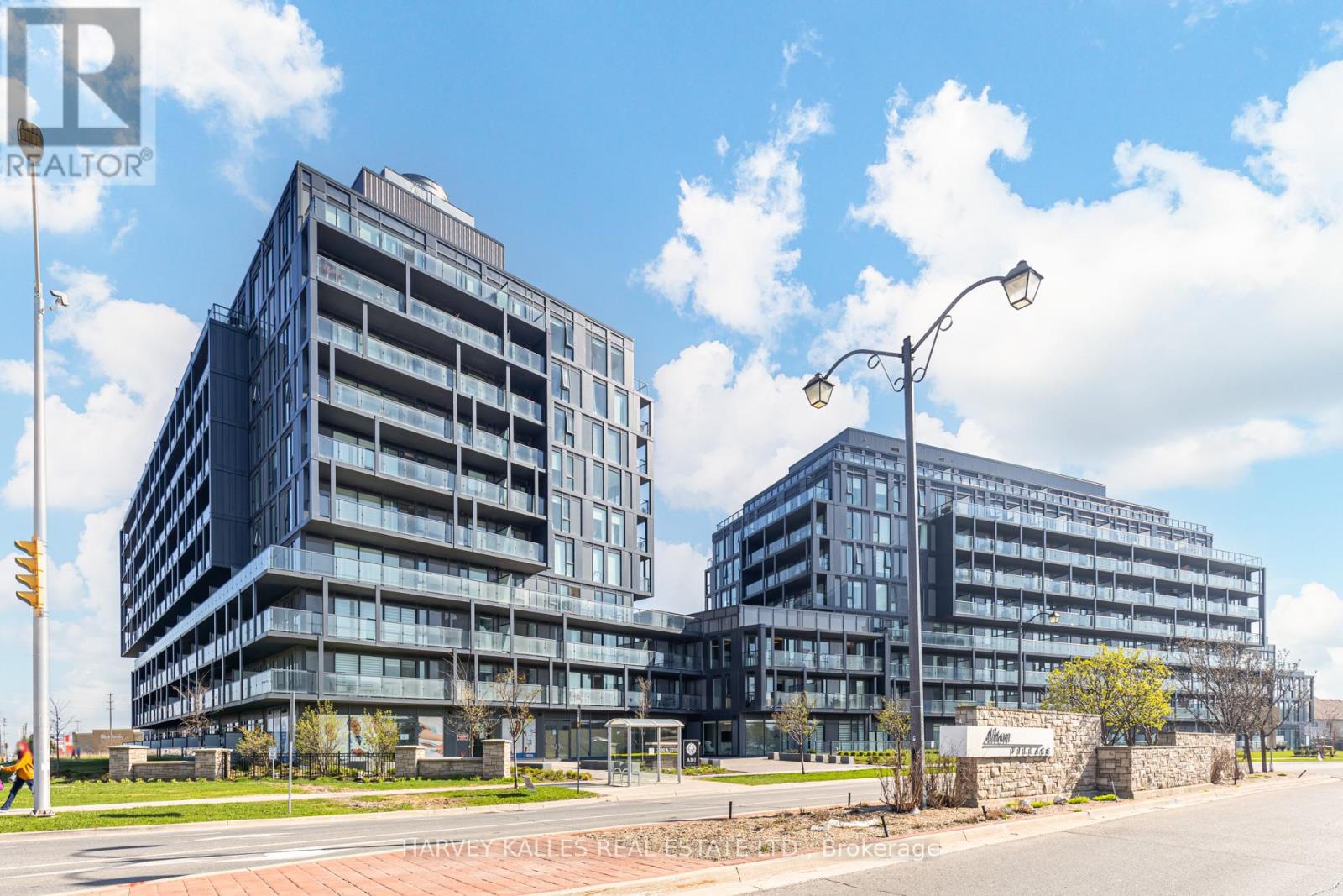 Apartment at B814 - 3200 DAKOTA COMMON, Burlington (Alton)