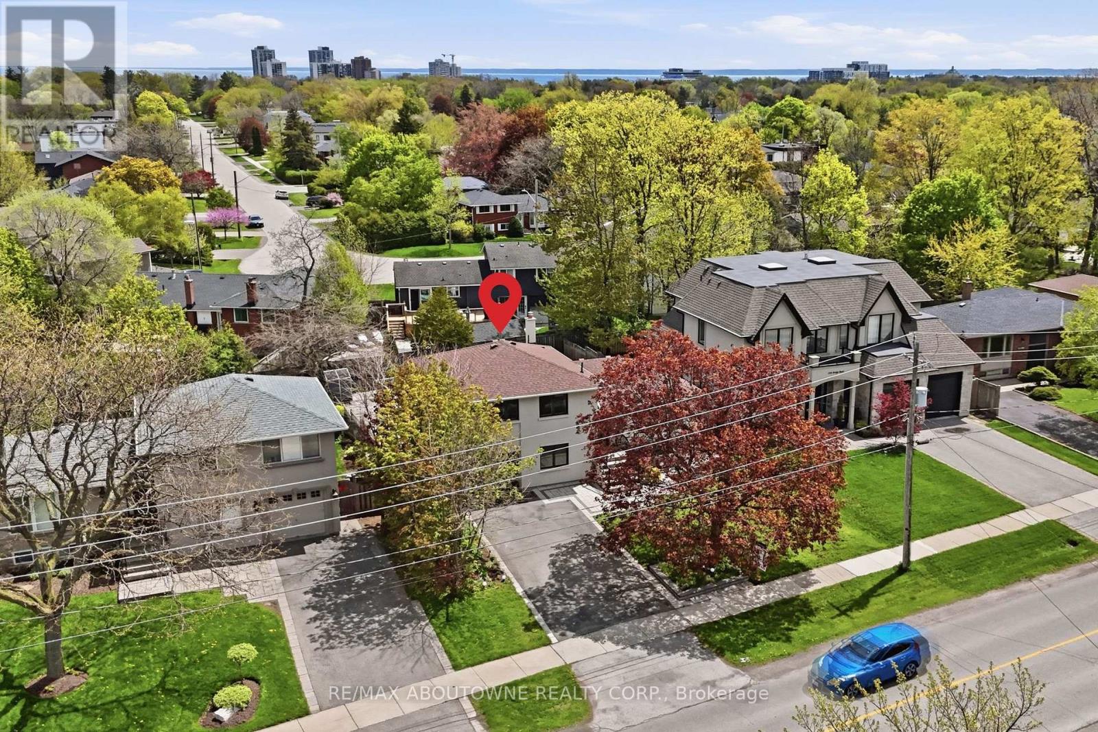 Detached at 2122 BRIDGE ROAD, Oakville (WO West)