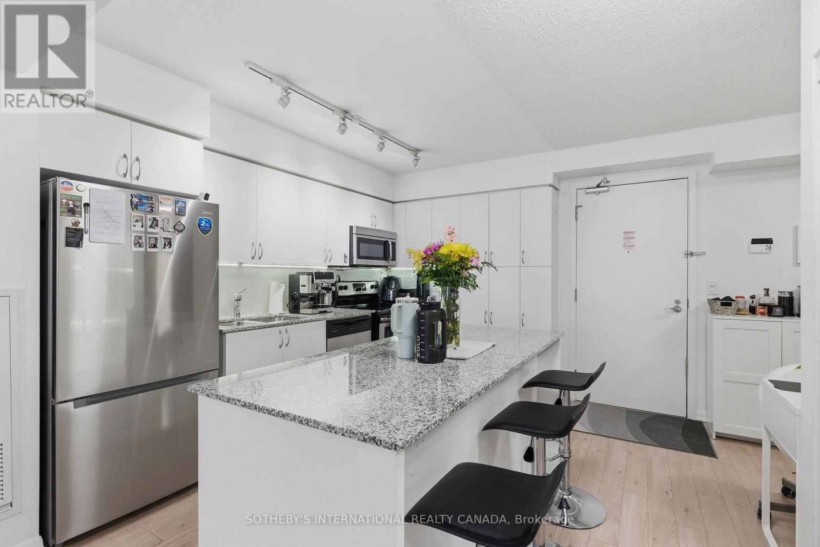 Apartment at 304 - 800 LAWRENCE AVENUE W, Toronto (Yorkdale-Glen Park)