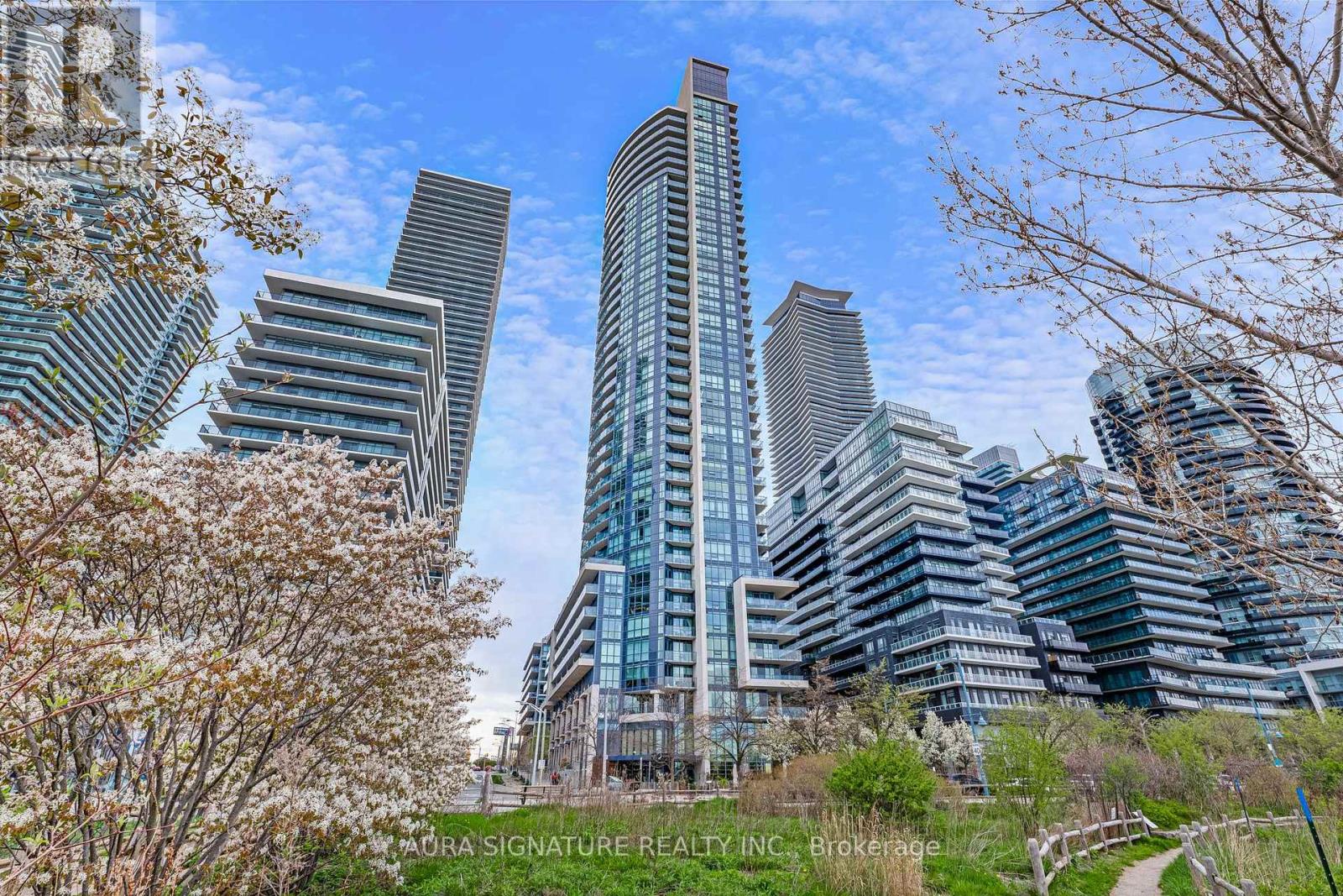 Apartment at 1004 - 59 ANNIE CRAIG DRIVE, Toronto (Mimico)